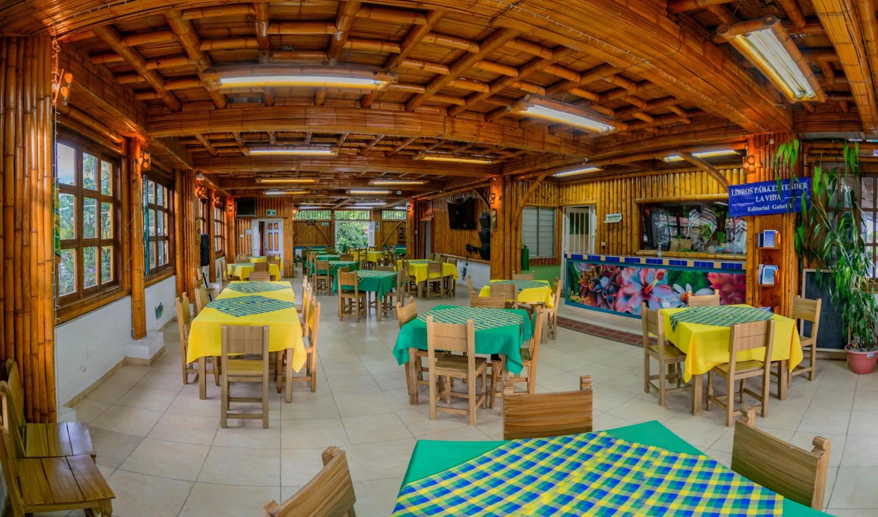 Restaurant/places to eat in Eco Hotel las Palmas