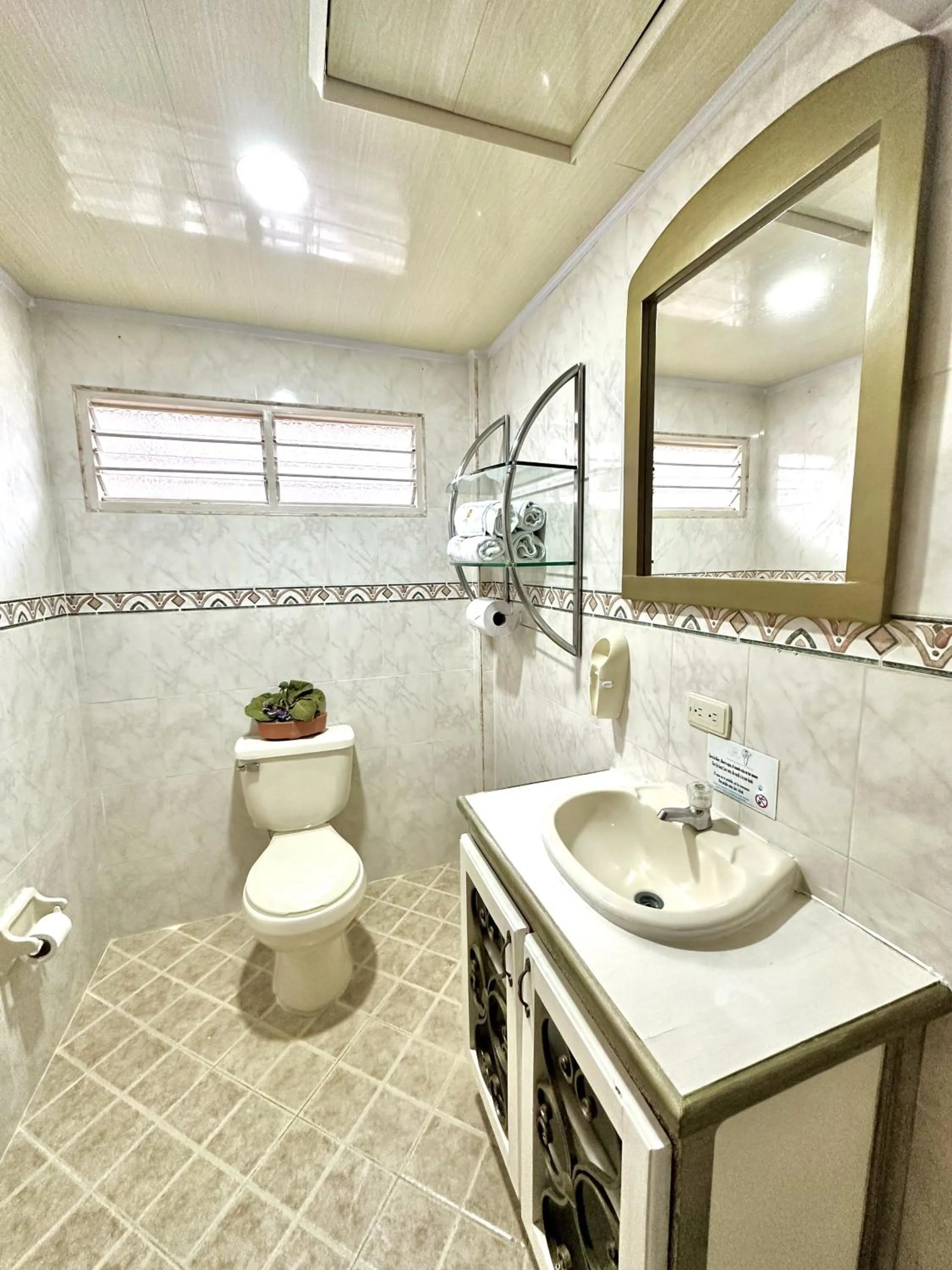 Bathroom in Eco Hotel las Palmas