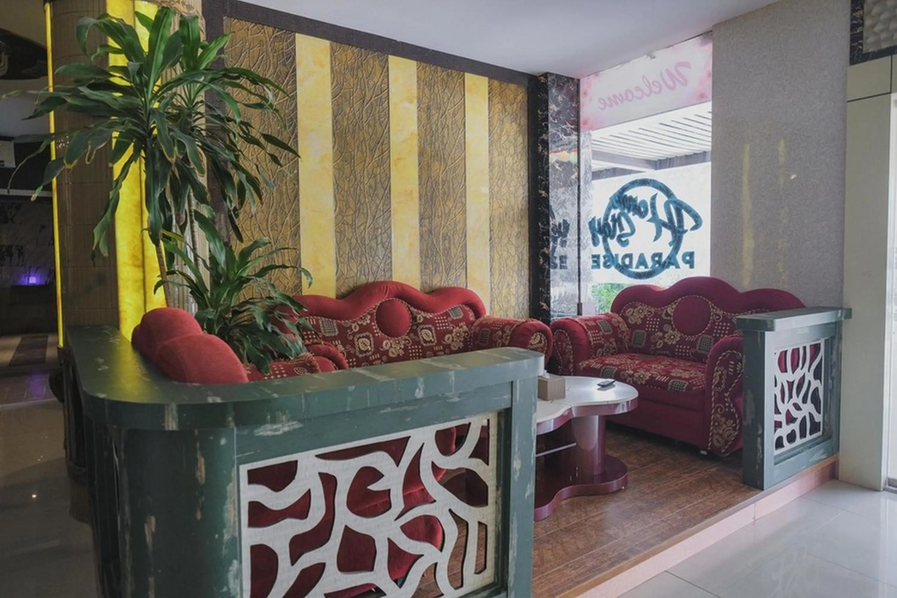 Property logo or sign in RedDoorz Plus near Gold Coast Ferry Terminal Batam