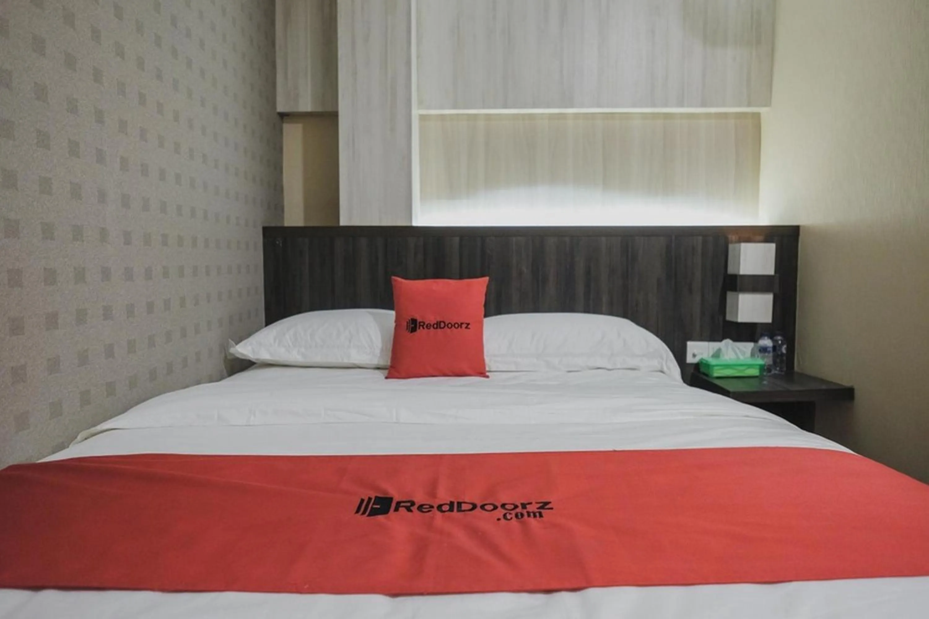 Bed in RedDoorz Plus near Gold Coast Ferry Terminal Batam