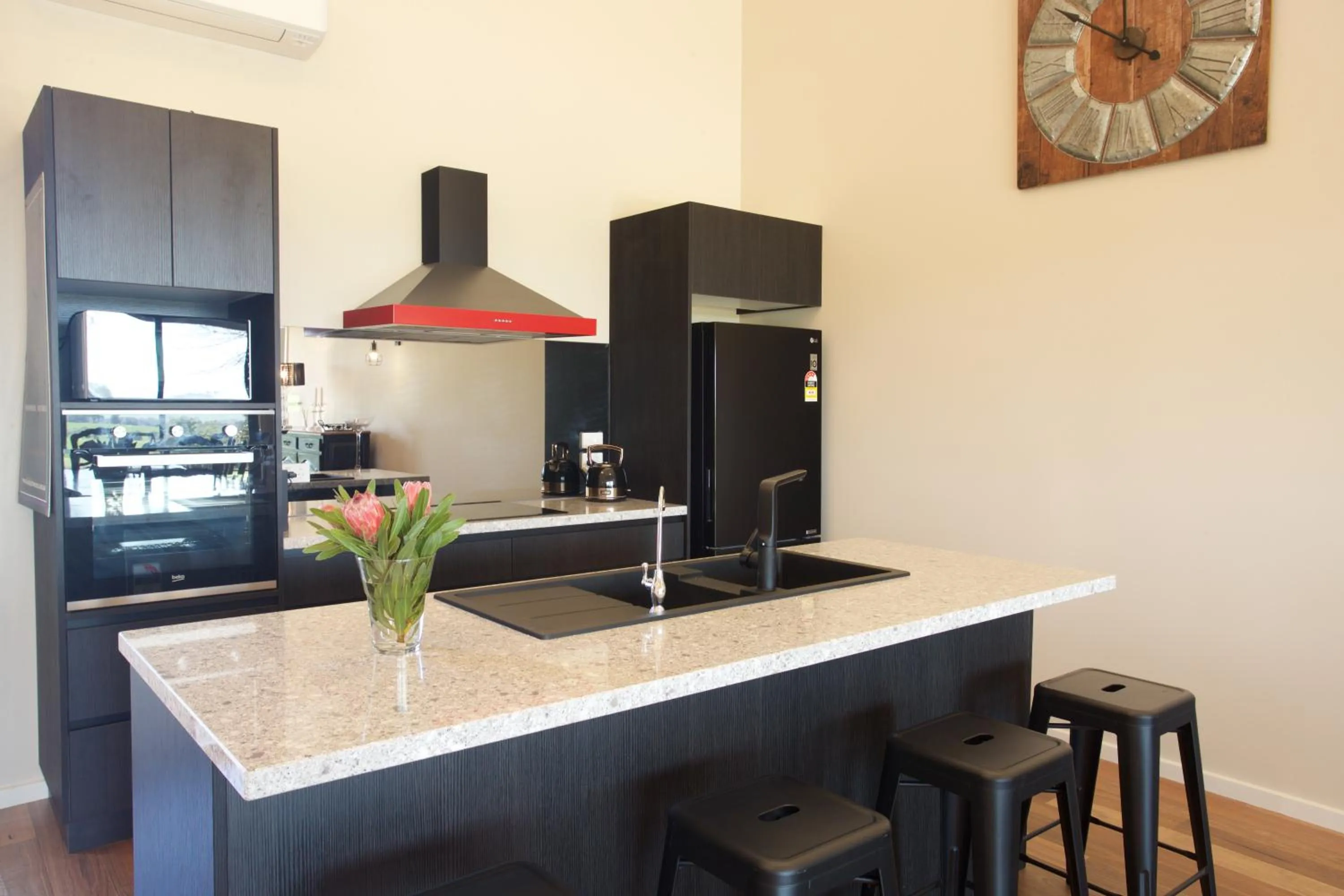 Coffee/tea facilities in Altitude221