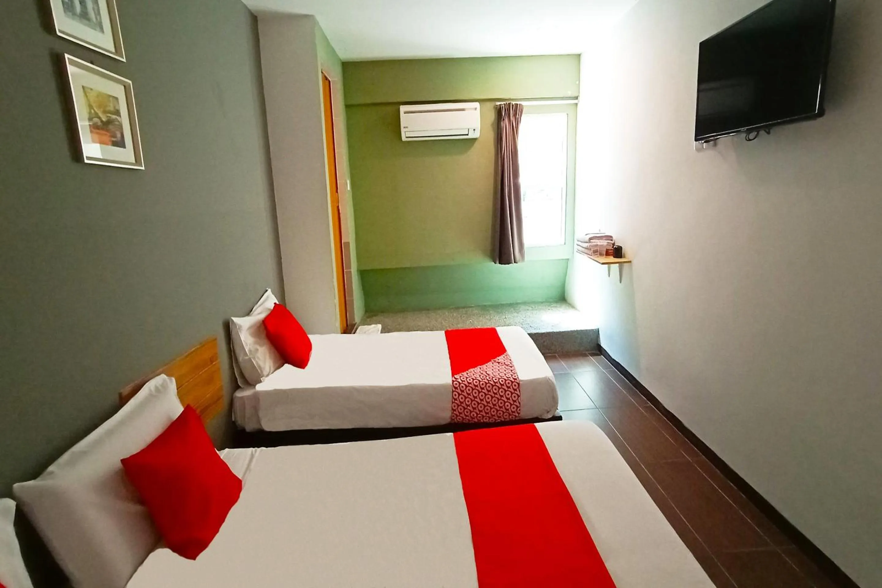 Bedroom in OYO 89465 Golden Lounge