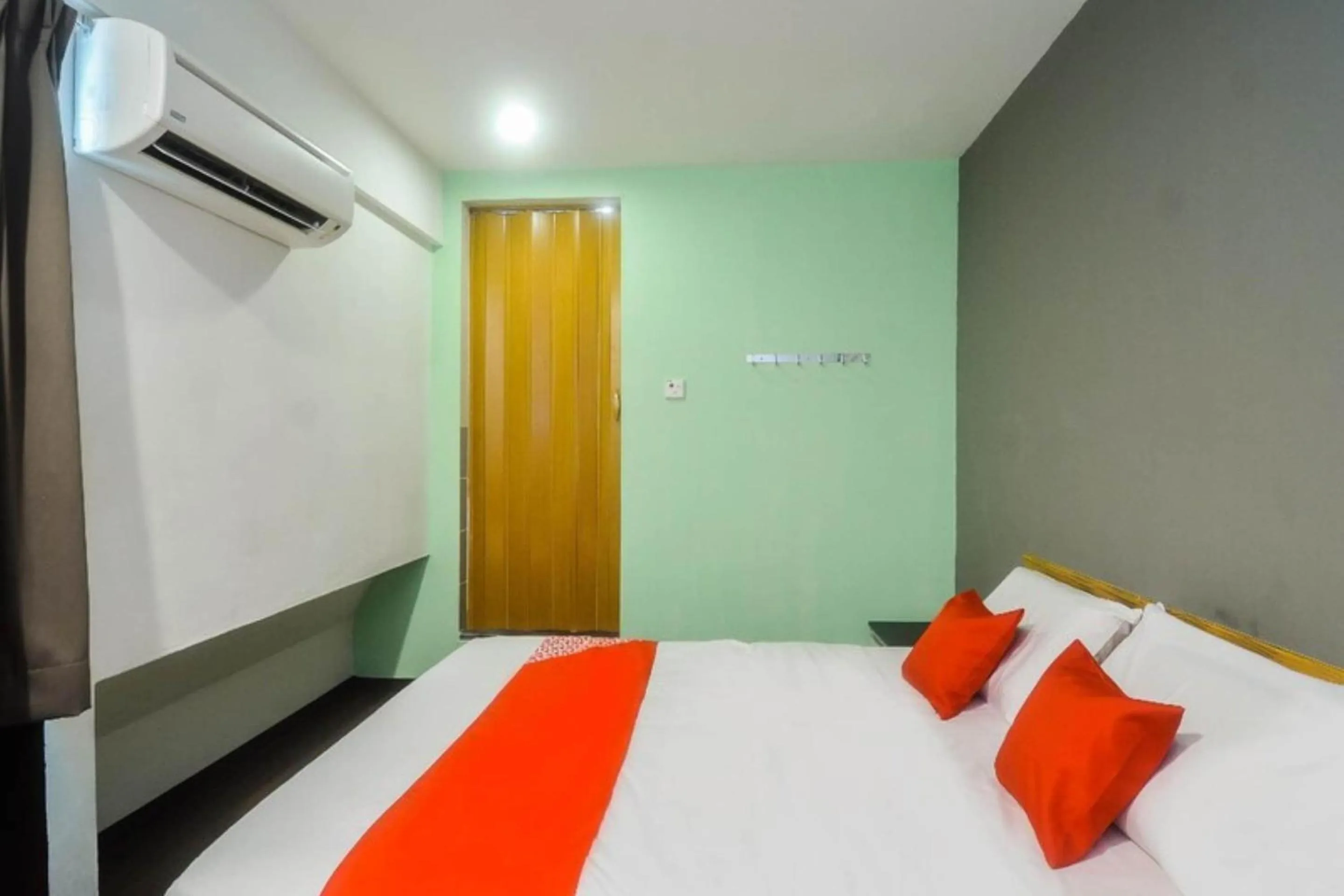 Bedroom in OYO 89465 Golden Lounge