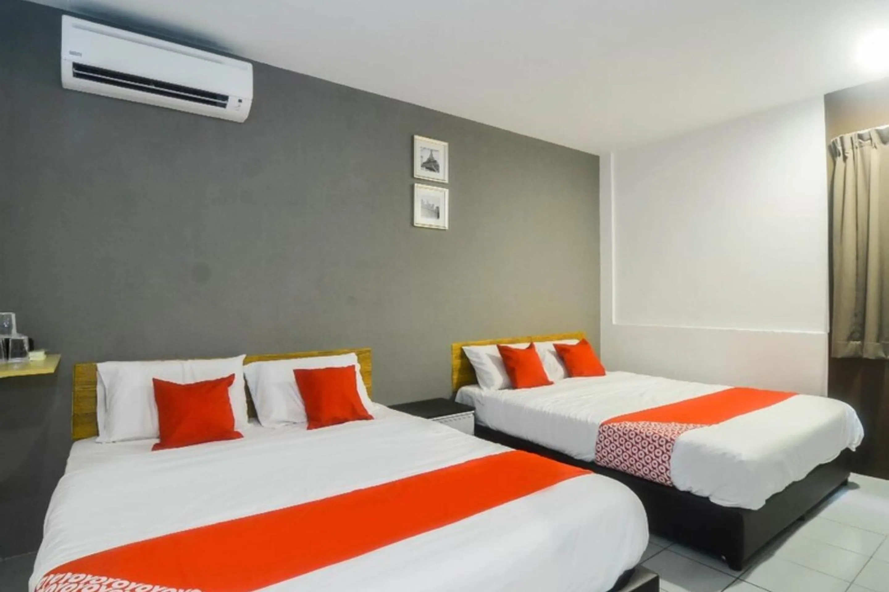 Bedroom in OYO 89465 Golden Lounge