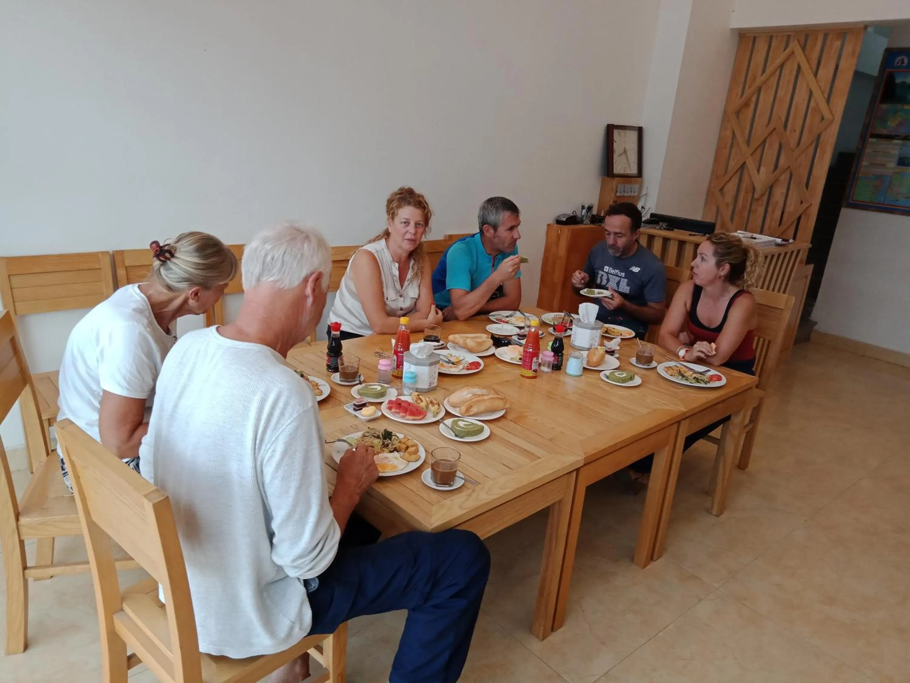 Beach in Cat Ba White Pearl