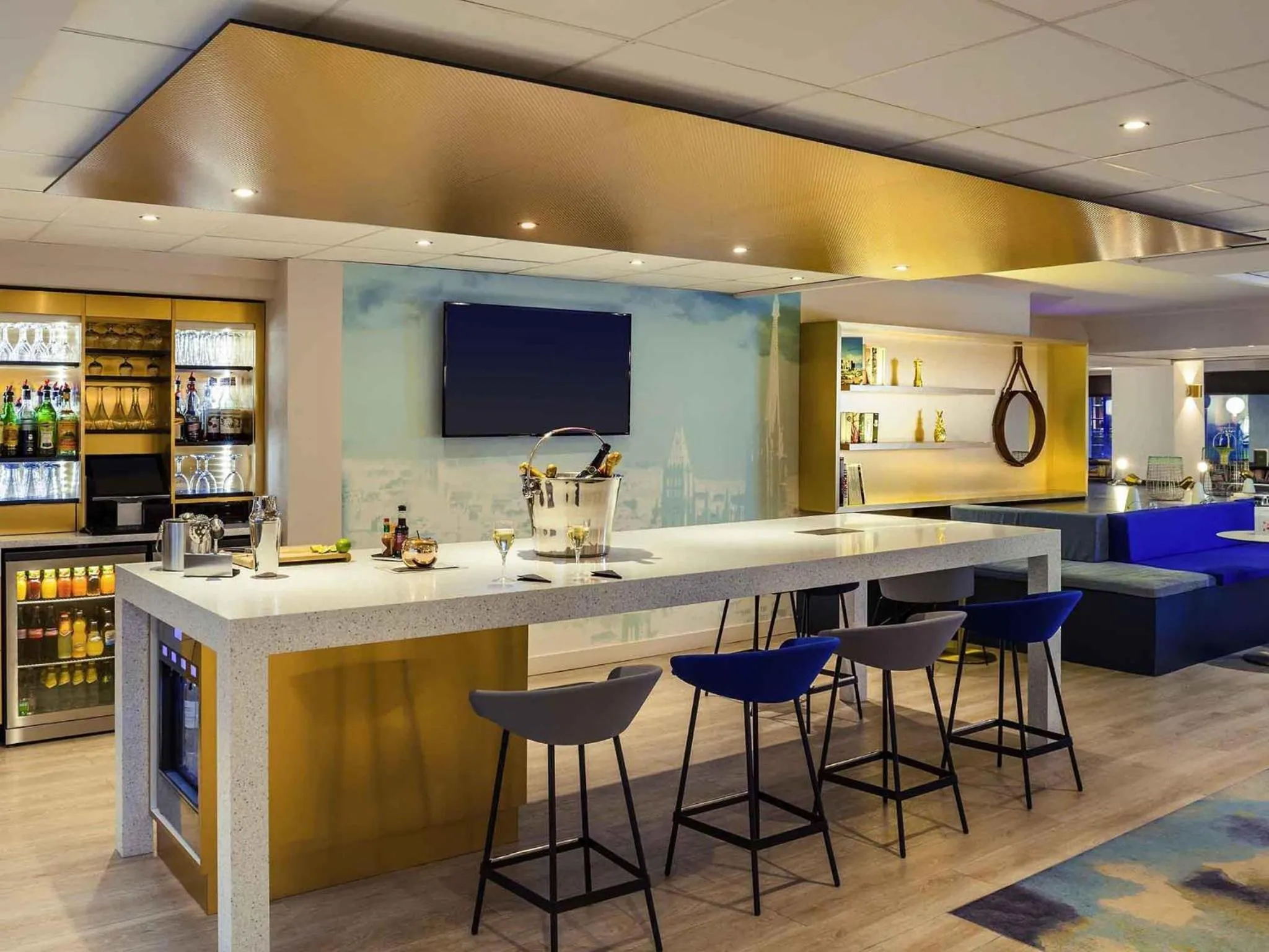 Lounge or bar in Mercure Rouen Centre Cathédrale