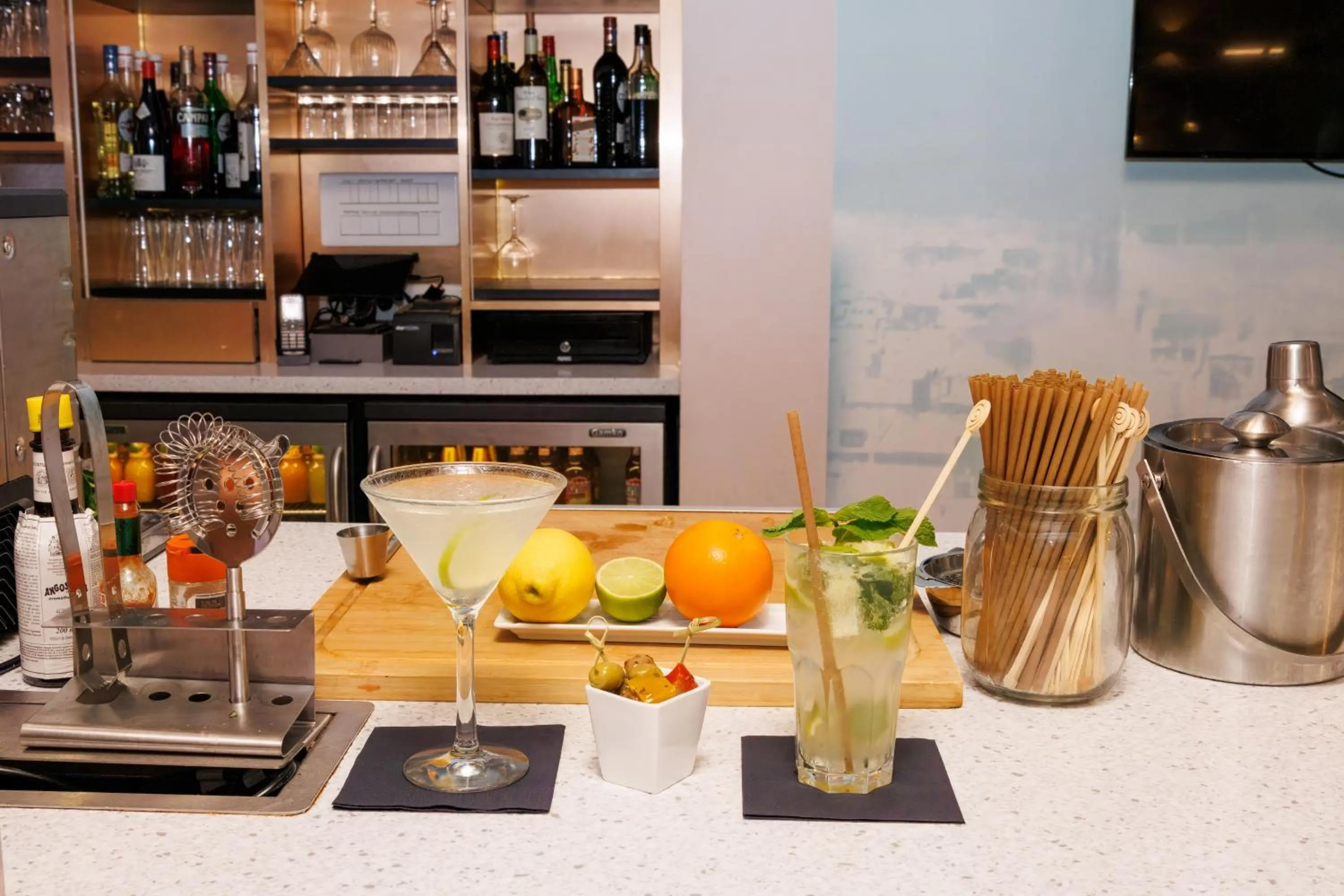 Lounge or bar in Mercure Rouen Centre Cathédrale