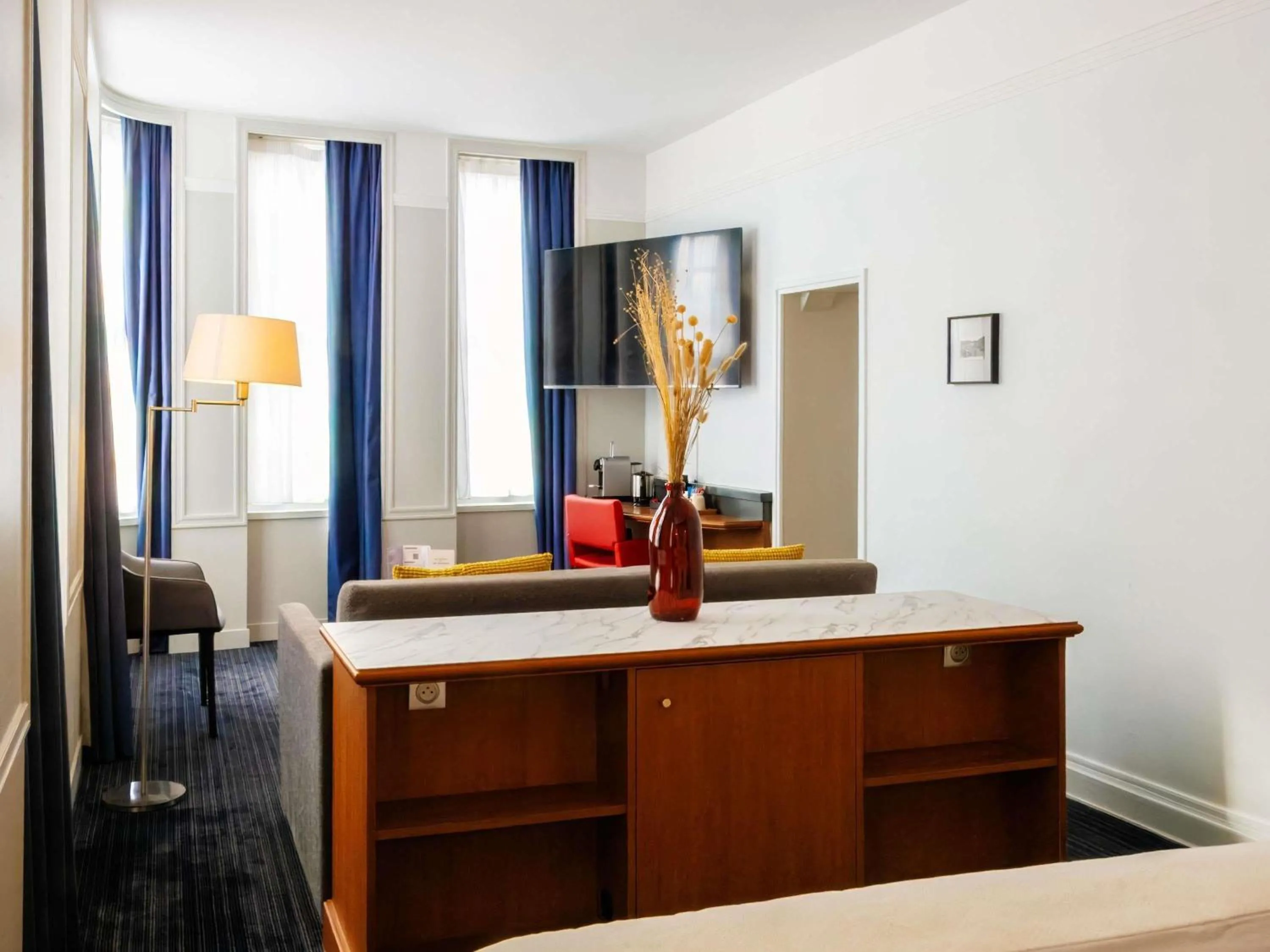 Photo of the whole room in Mercure Rouen Centre Cathédrale