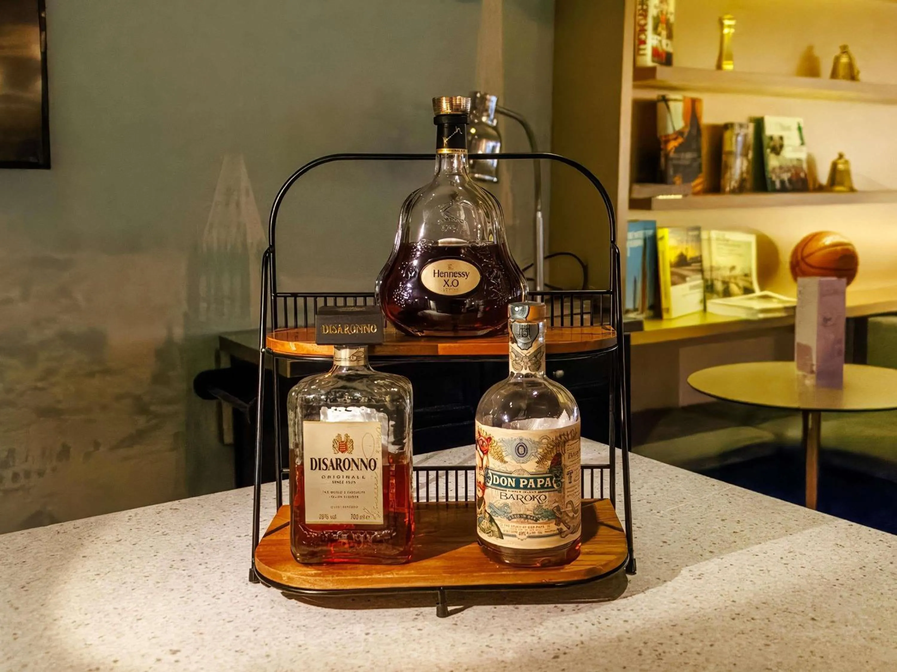 Lounge or bar in Mercure Rouen Centre Cathédrale