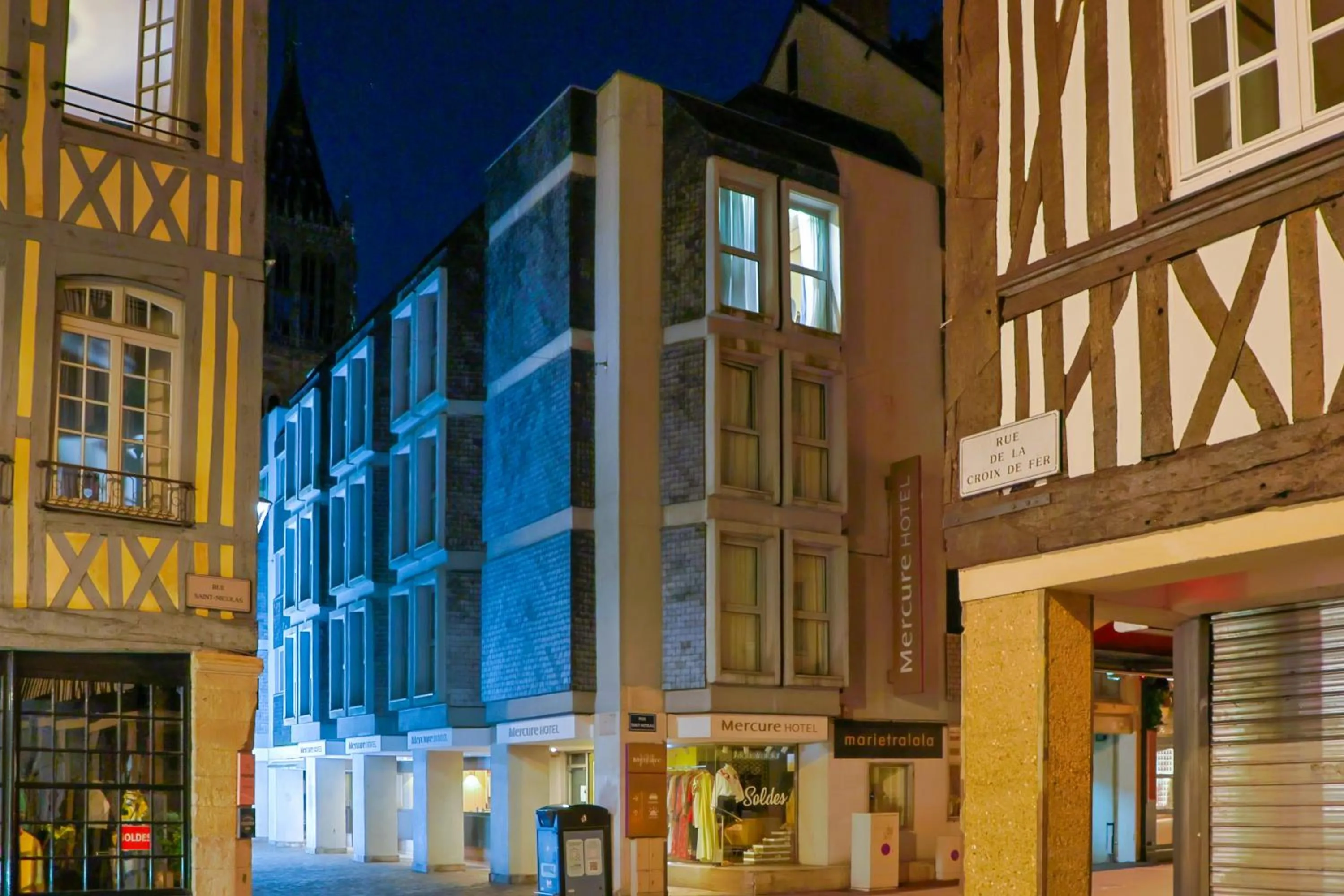 Property building in Mercure Rouen Centre Cathédrale