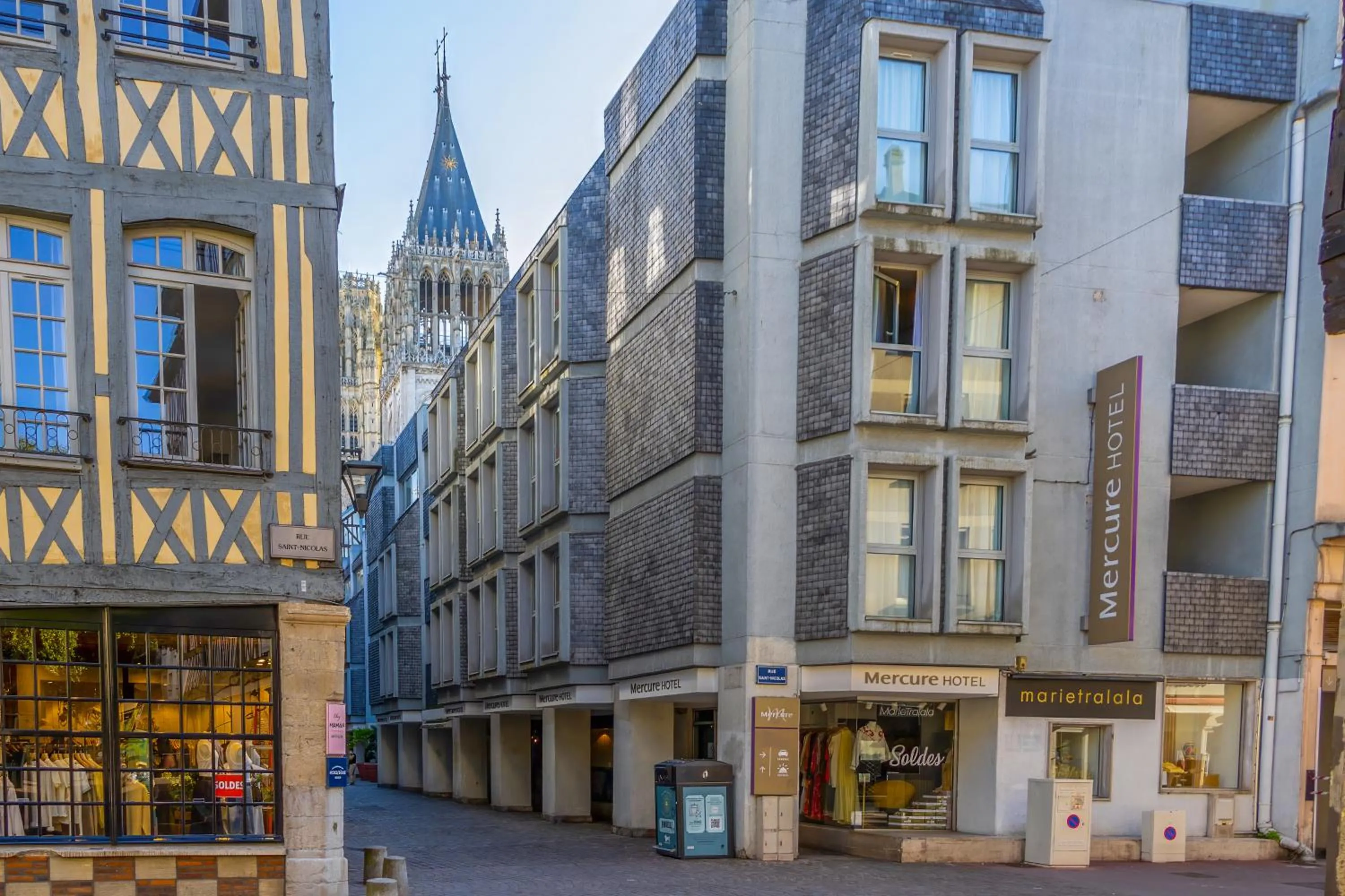 Property building in Mercure Rouen Centre Cathédrale