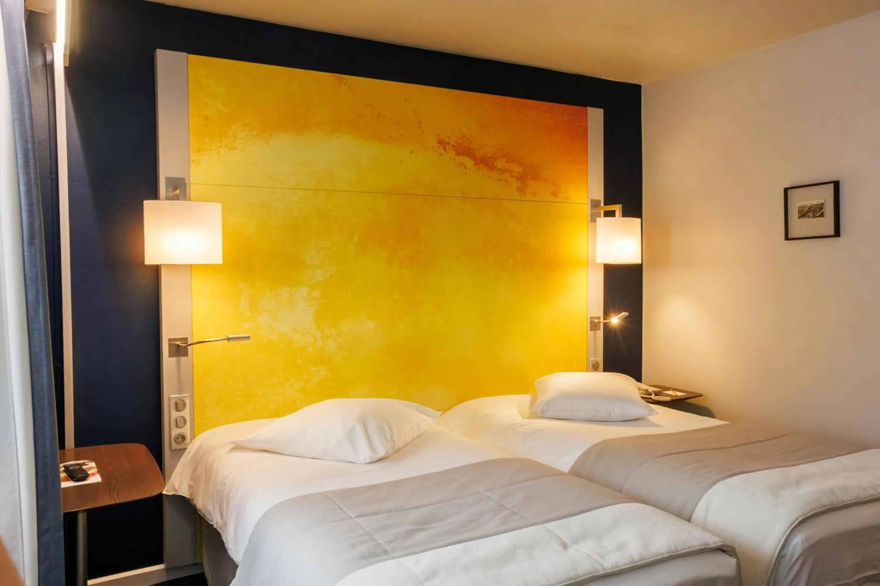 Bedroom, Bed in Mercure Rouen Centre Cathédrale