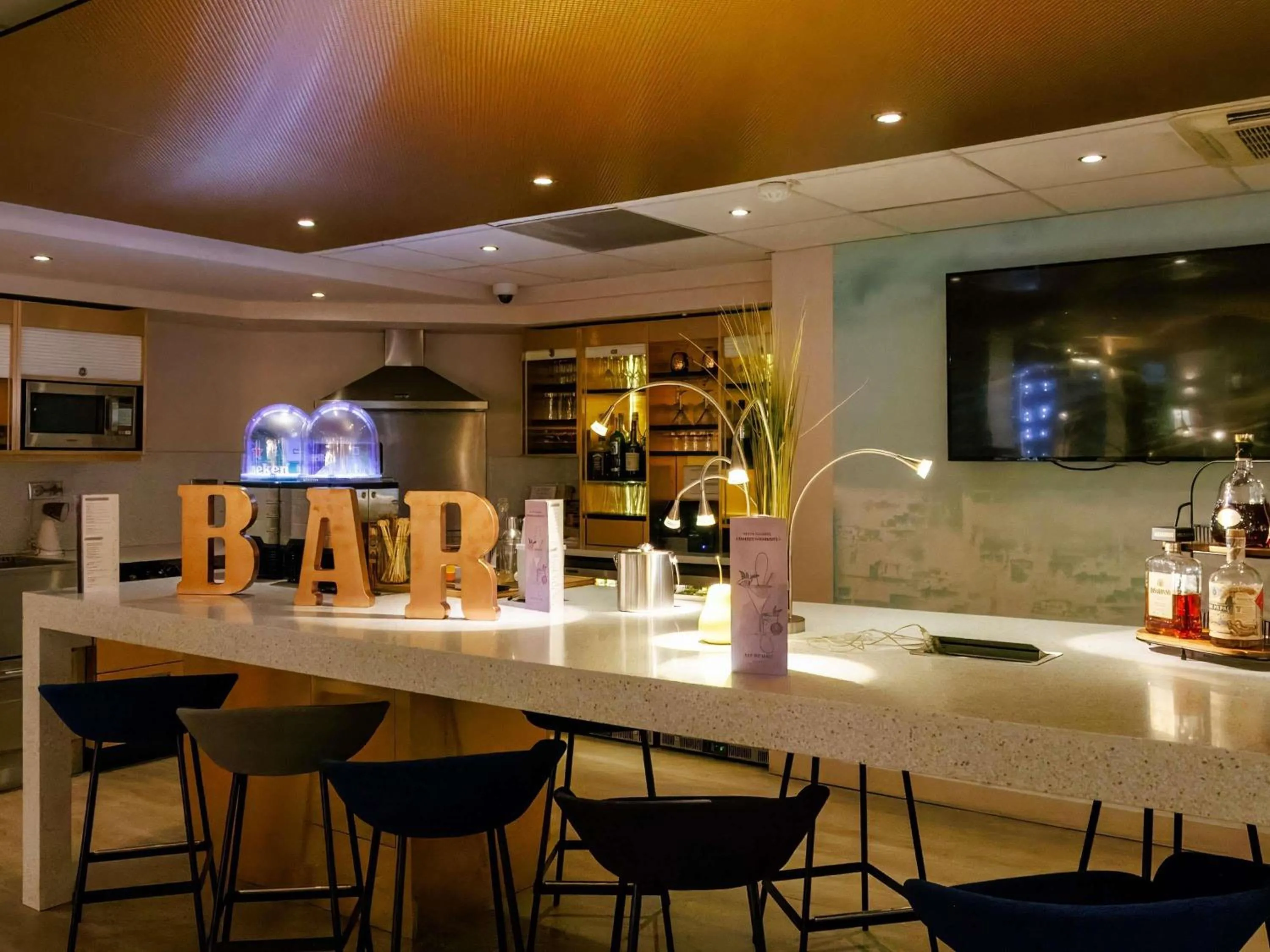 Lounge or bar in Mercure Rouen Centre Cathédrale