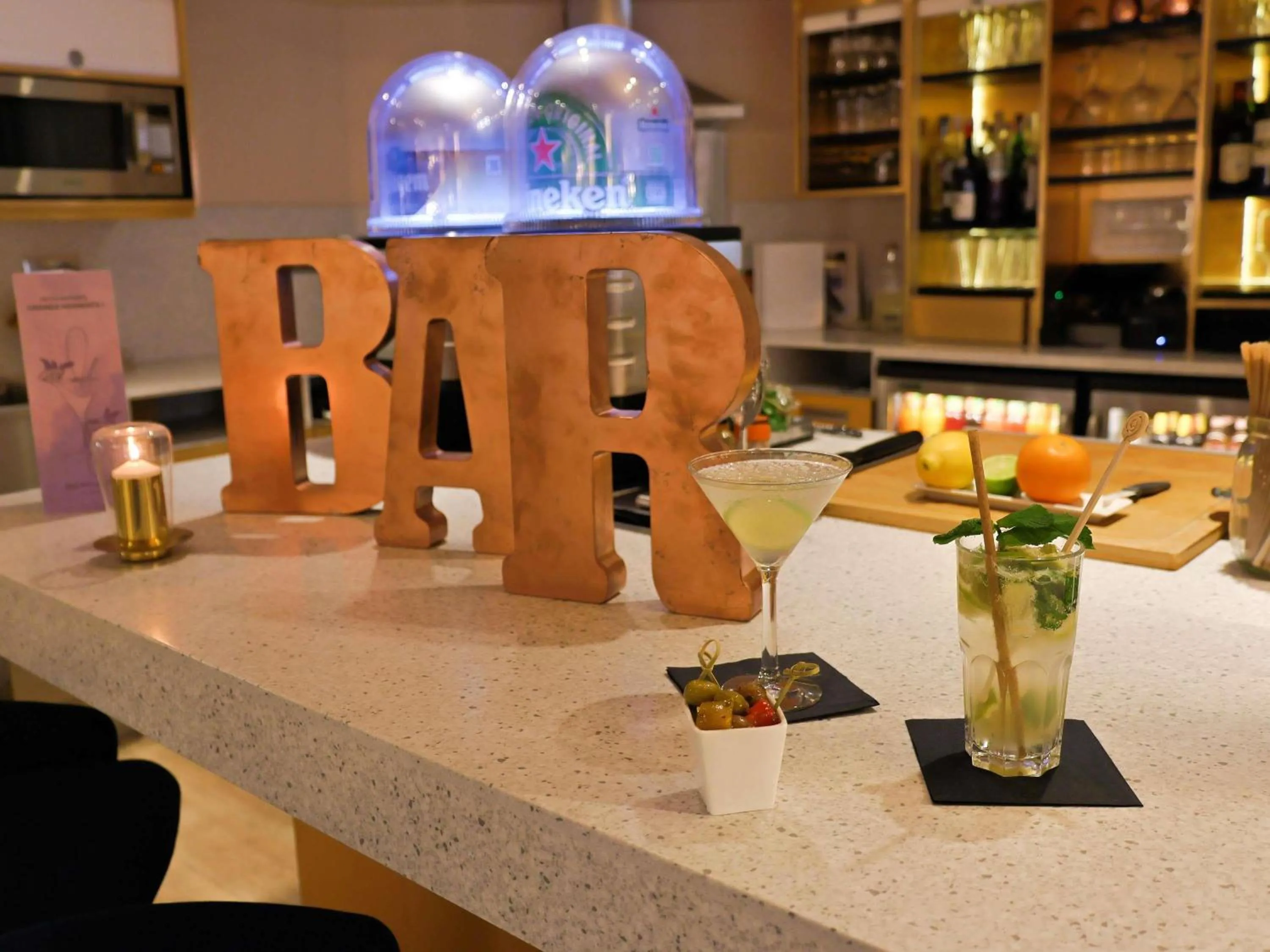 Lounge or bar in Mercure Rouen Centre Cathédrale