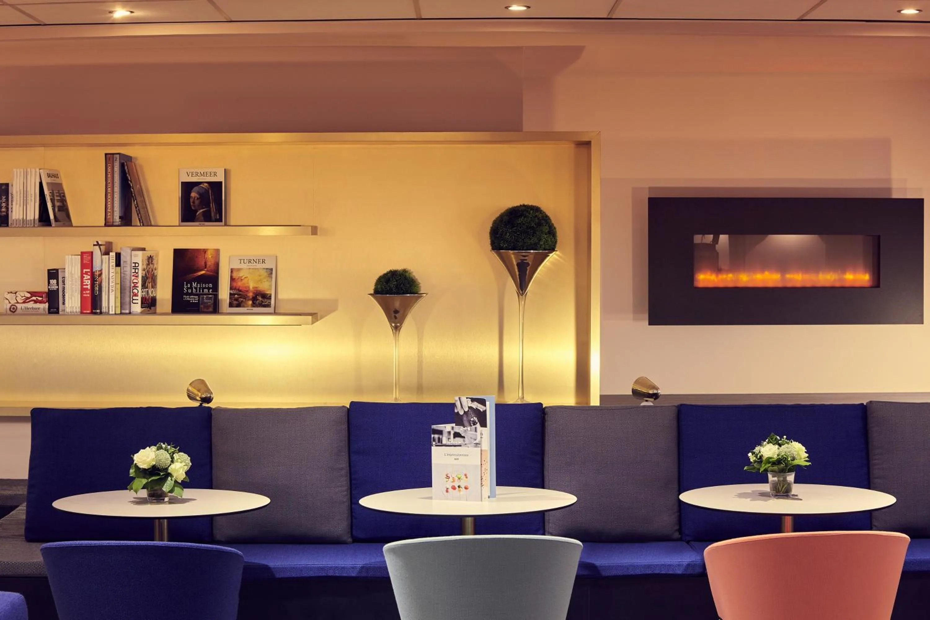 Lounge or bar in Mercure Rouen Centre Cathédrale