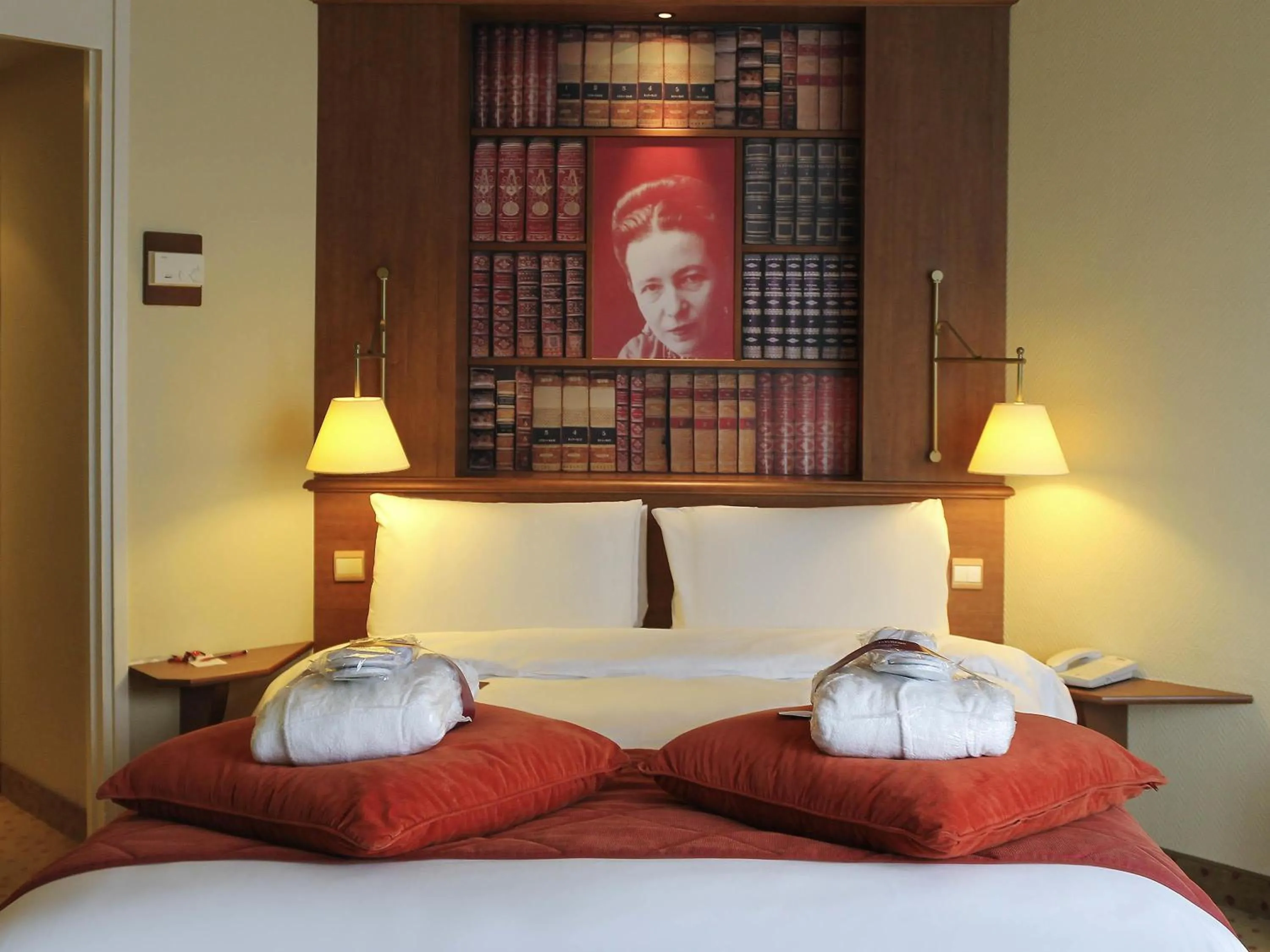 Bedroom, Bed in Mercure Rouen Centre Cathédrale