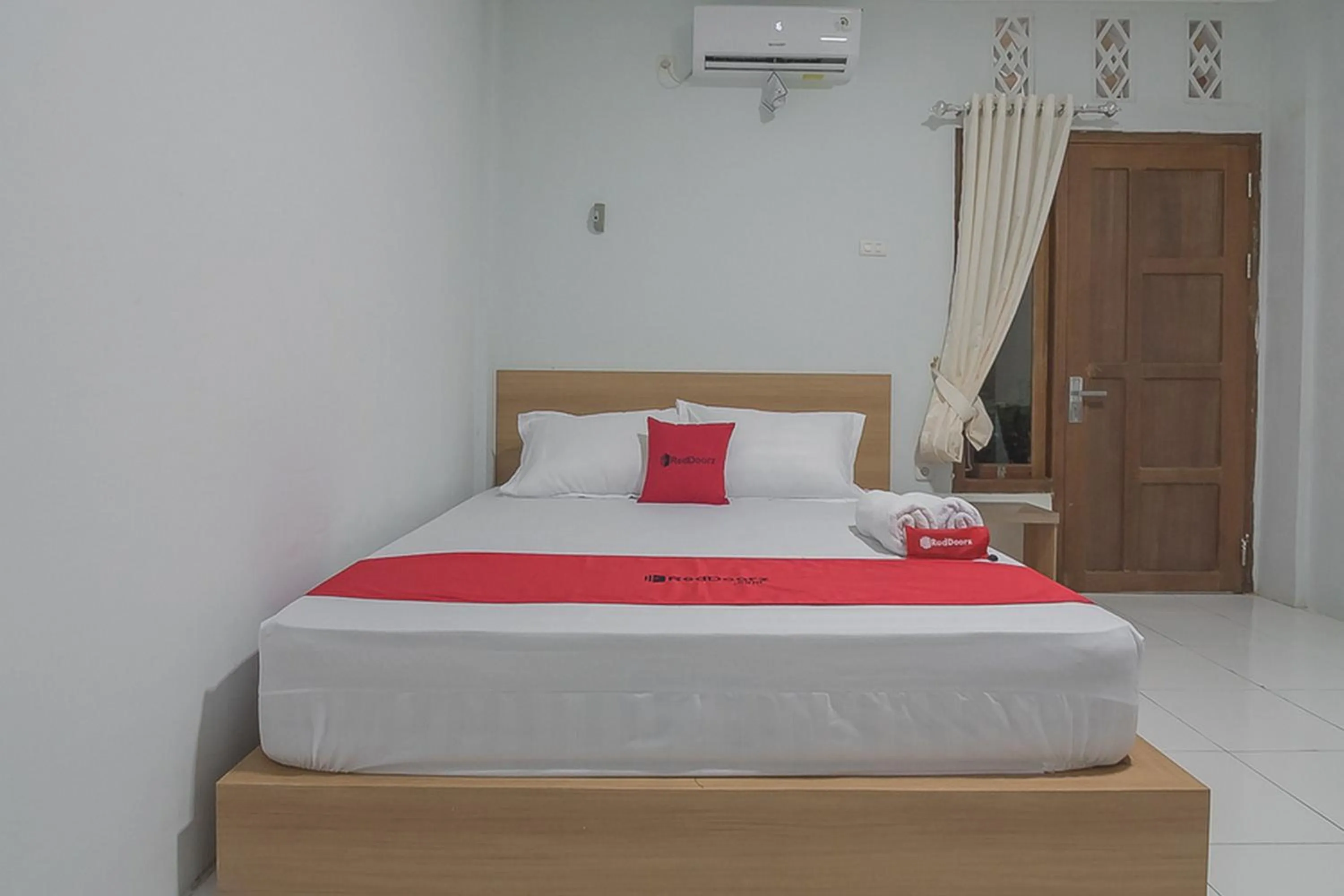 Bed in RedDoorz near RSUD Dr Abdul Aziz Singkawang