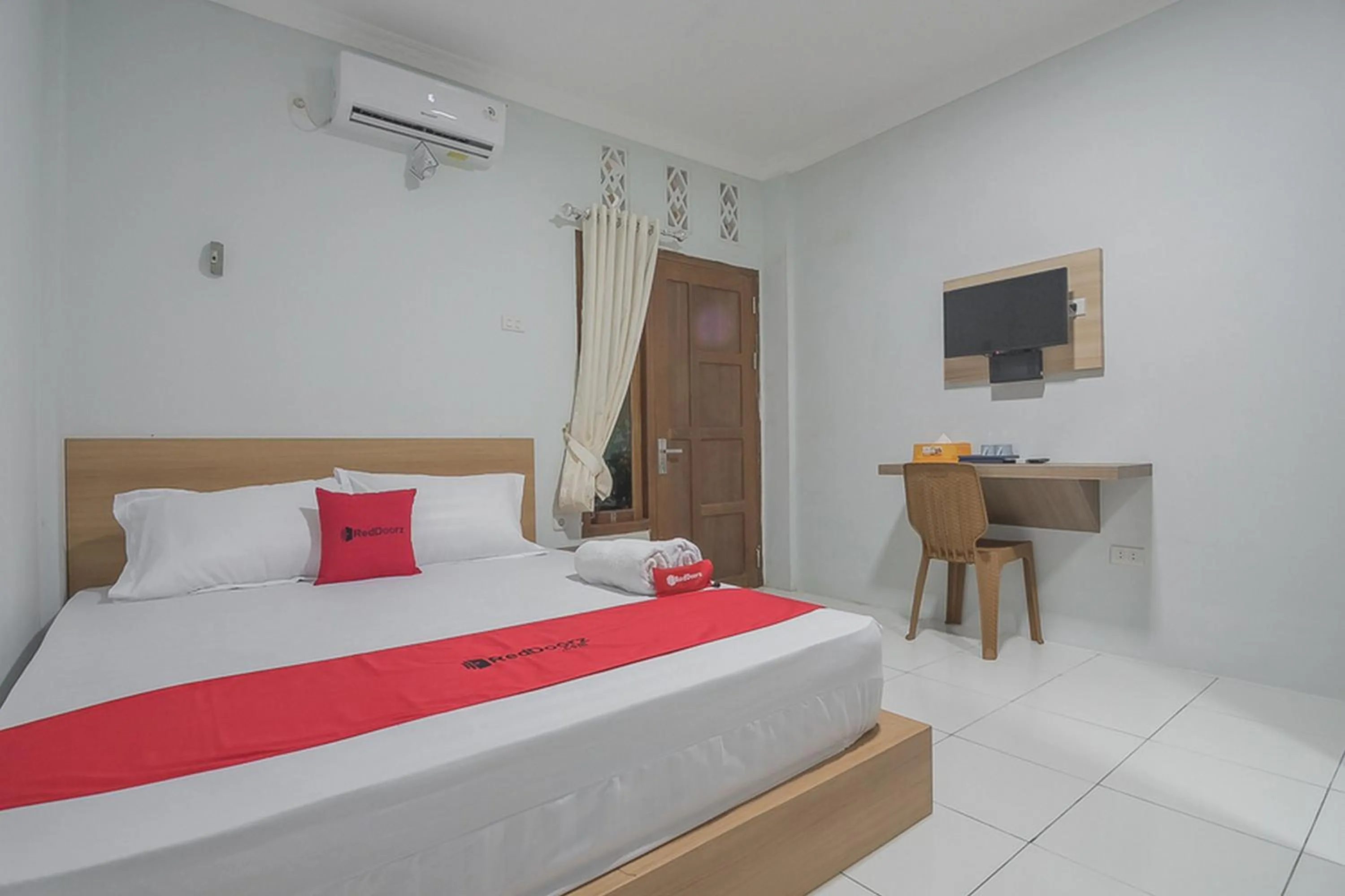 Bed in RedDoorz near RSUD Dr Abdul Aziz Singkawang