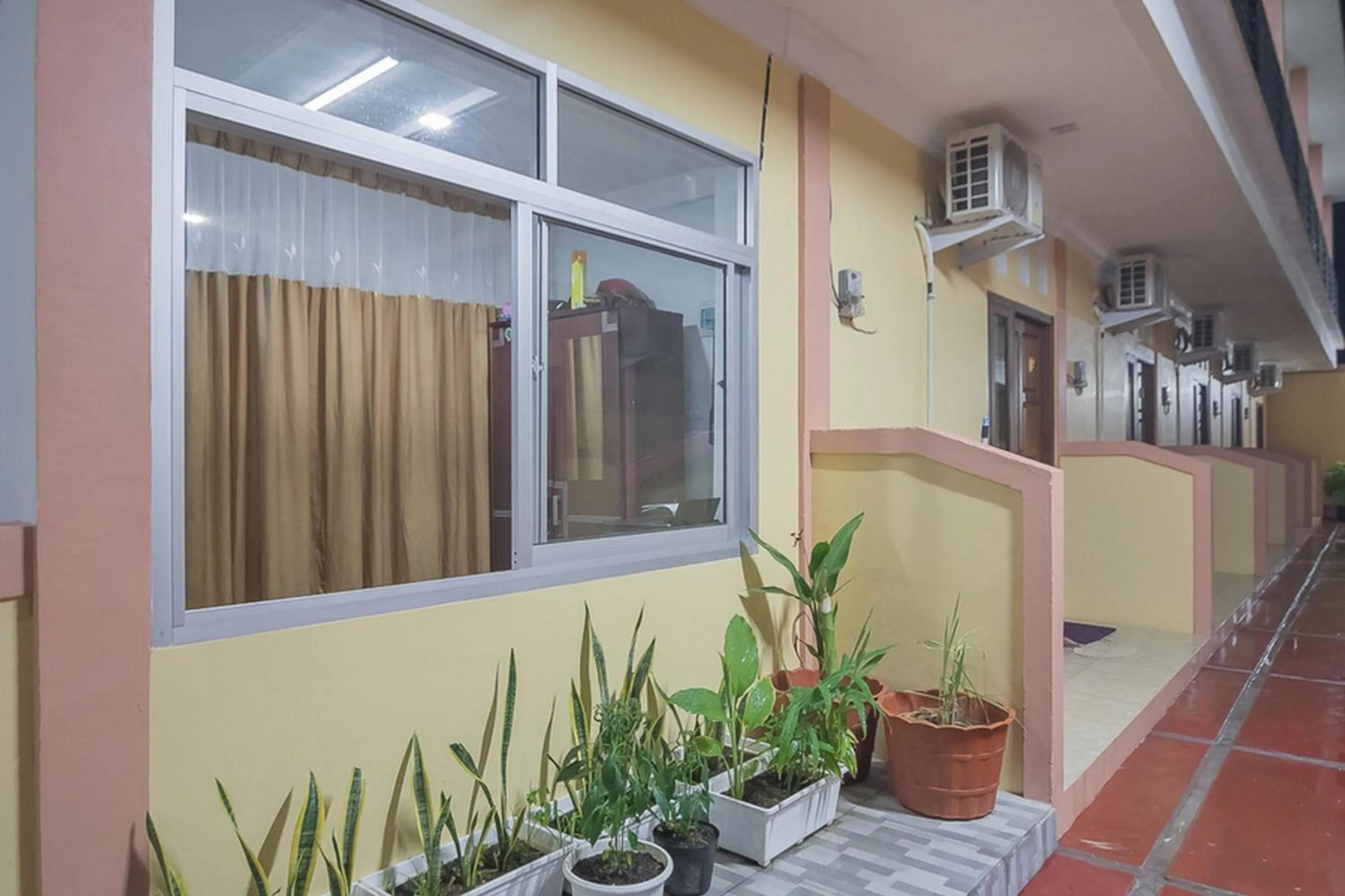 Facade/entrance in RedDoorz near RSUD Dr Abdul Aziz Singkawang