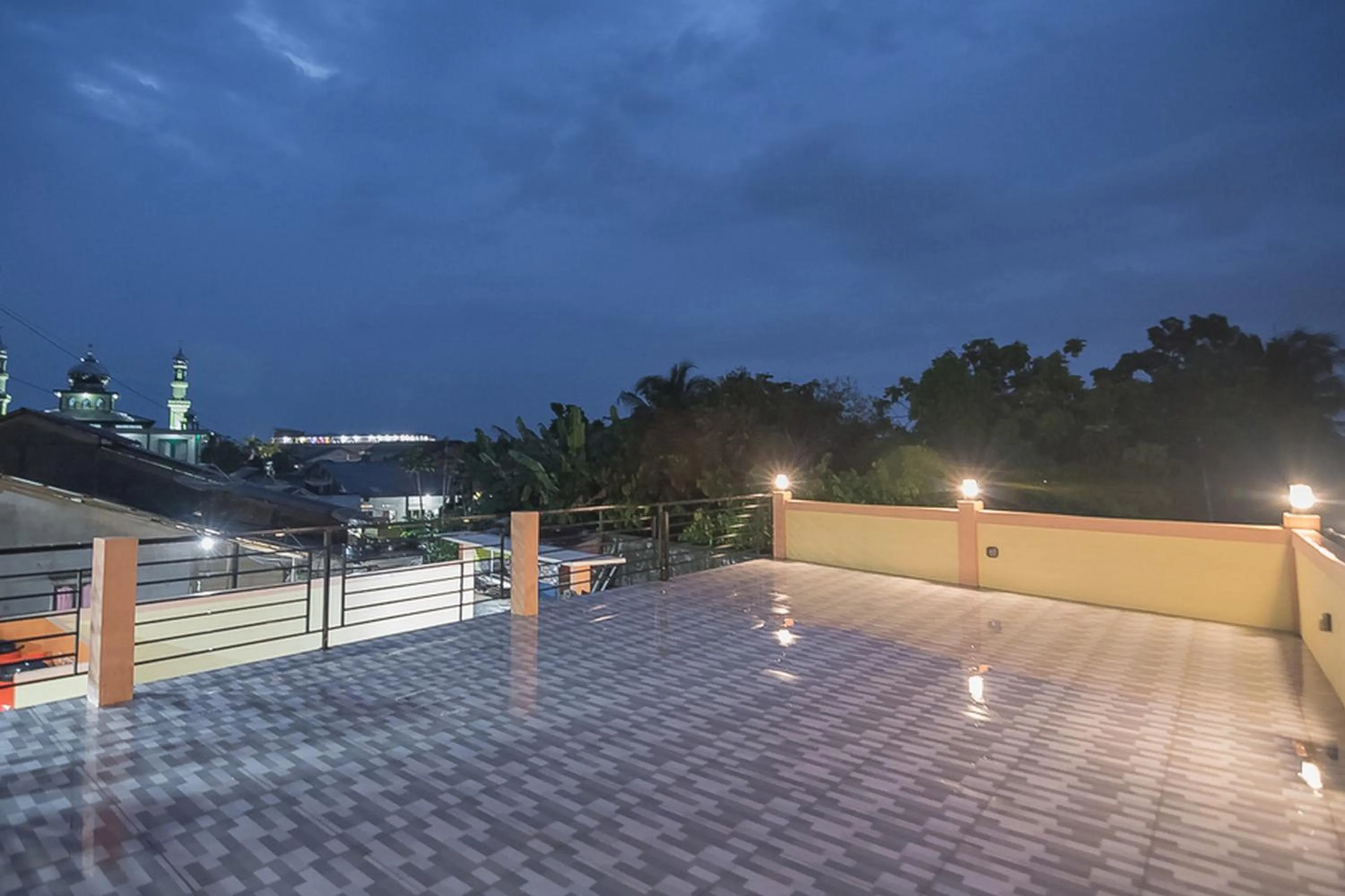 Balcony/Terrace in RedDoorz near RSUD Dr Abdul Aziz Singkawang