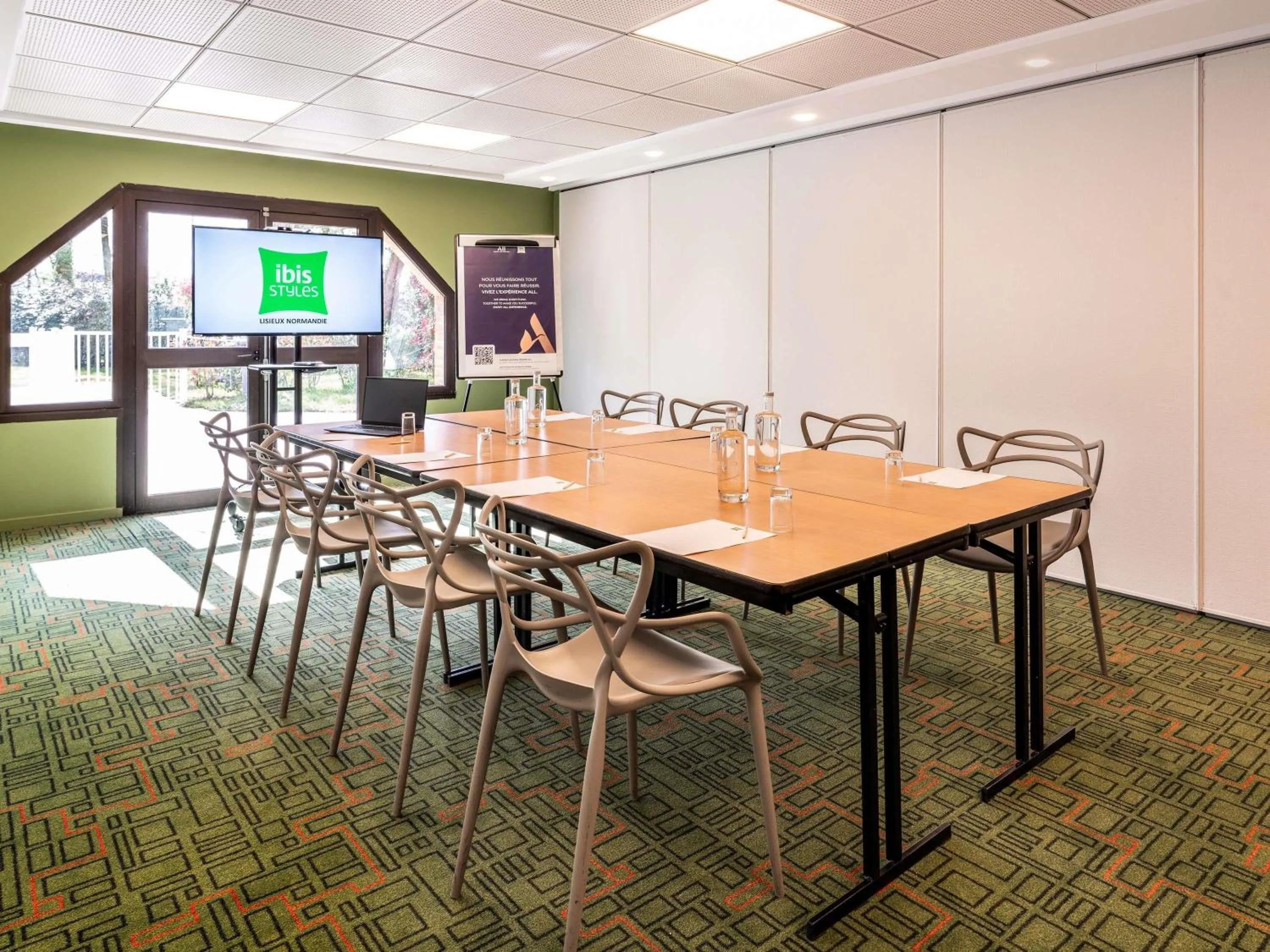 Meeting/conference room in Ibis Styles Lisieux Normandie