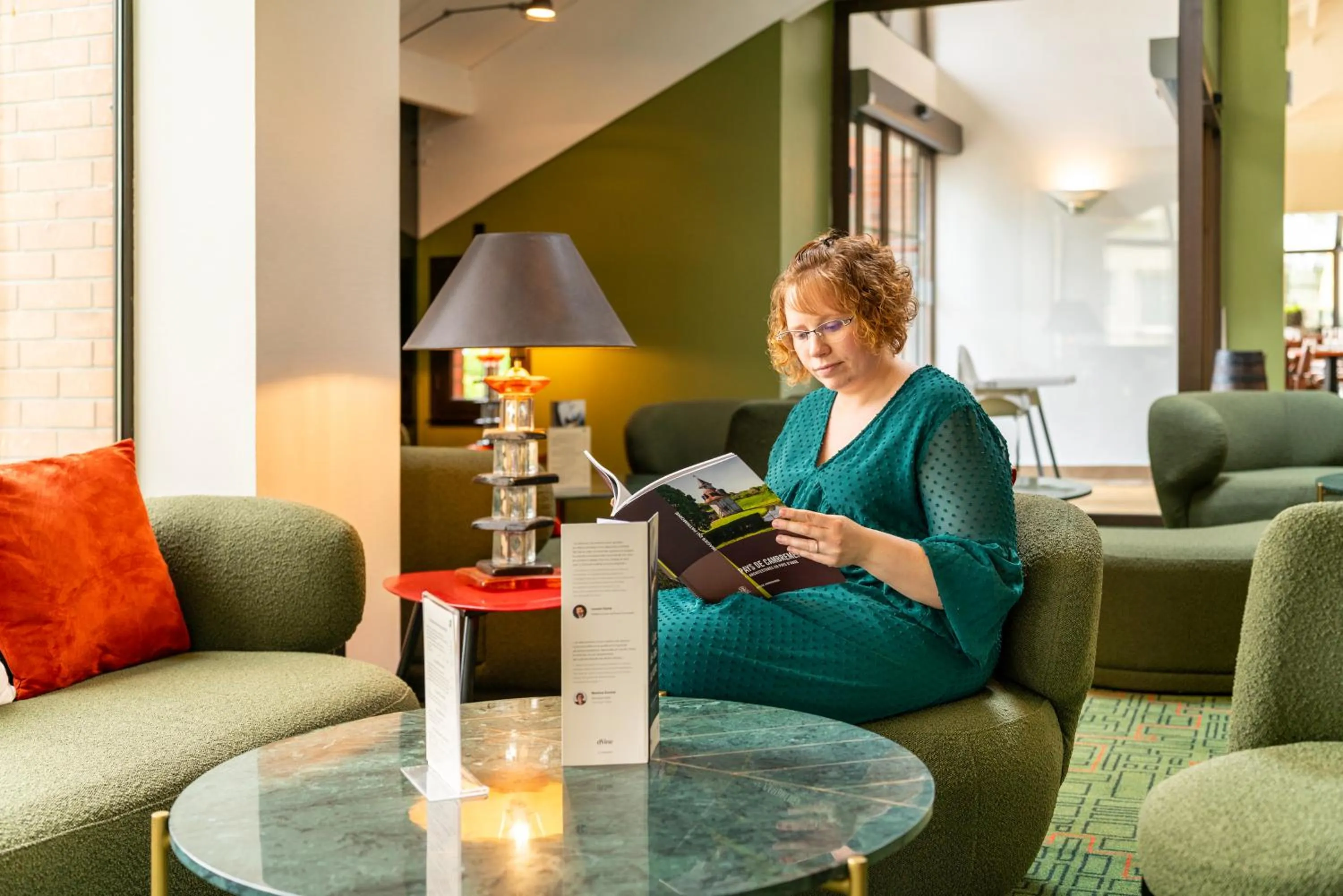 Lounge or bar in Ibis Styles Lisieux Normandie