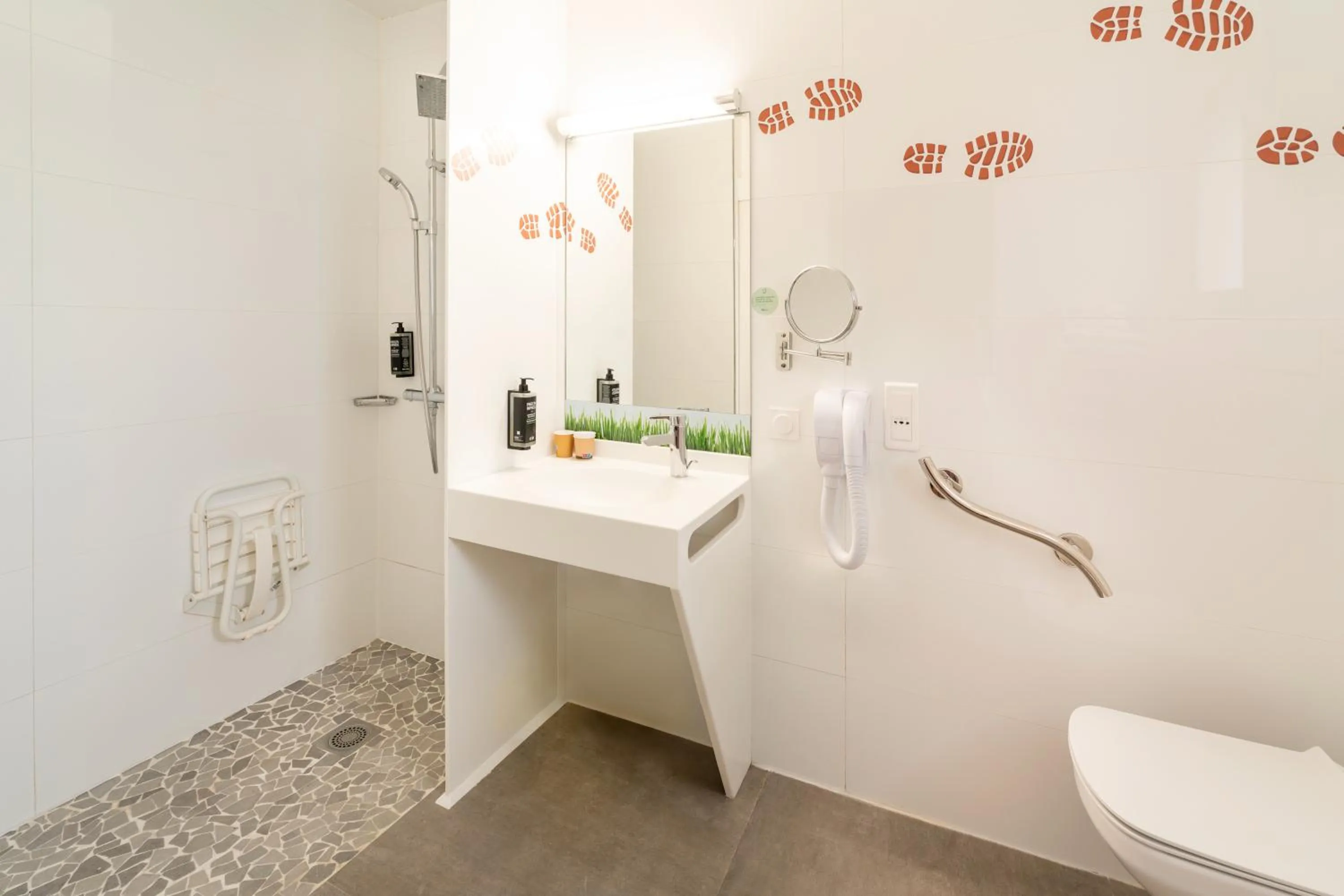 Facility for disabled guests in Ibis Styles Lisieux Normandie