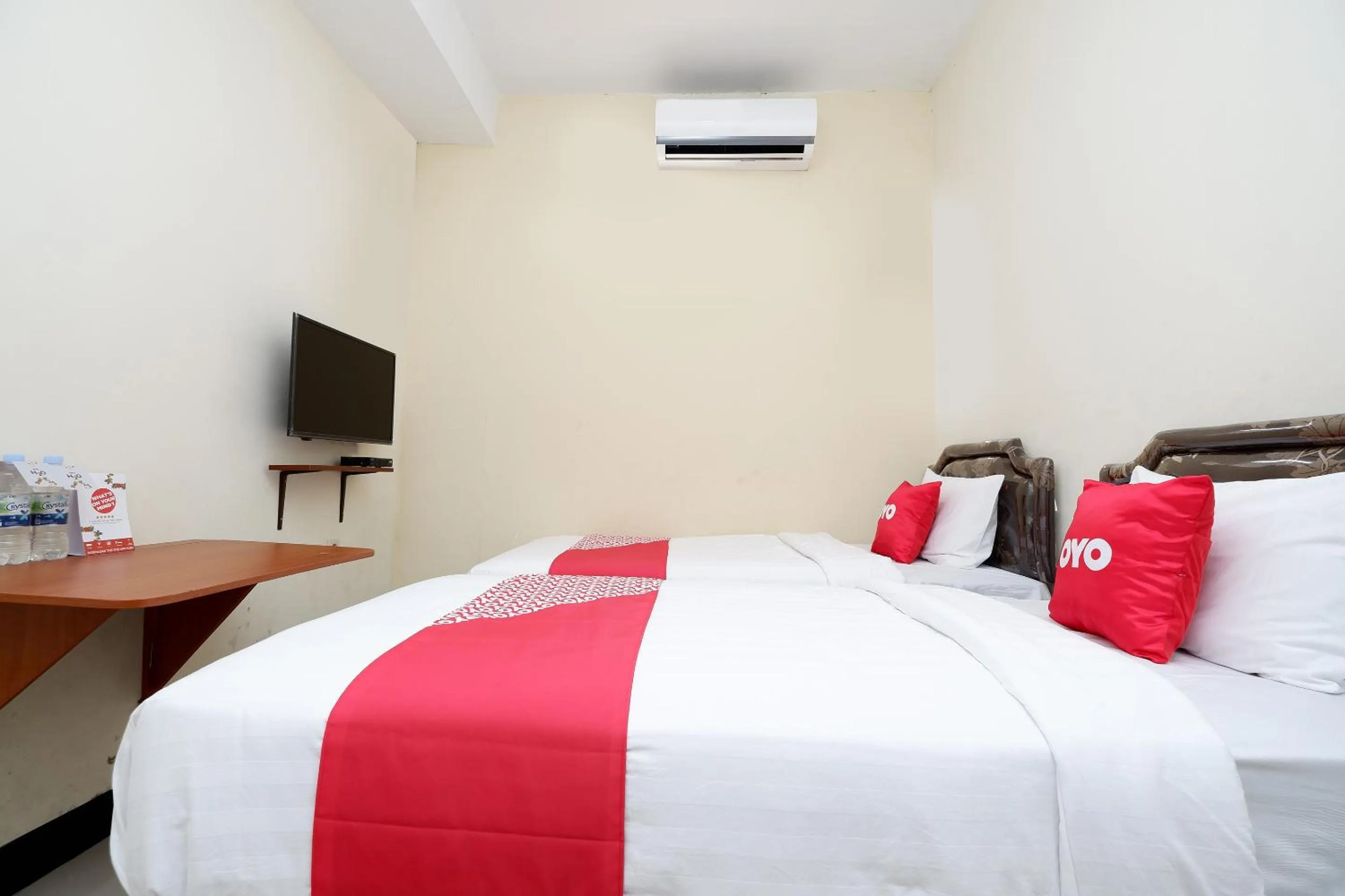 Bedroom in OYO 1815 Gatsu Residence