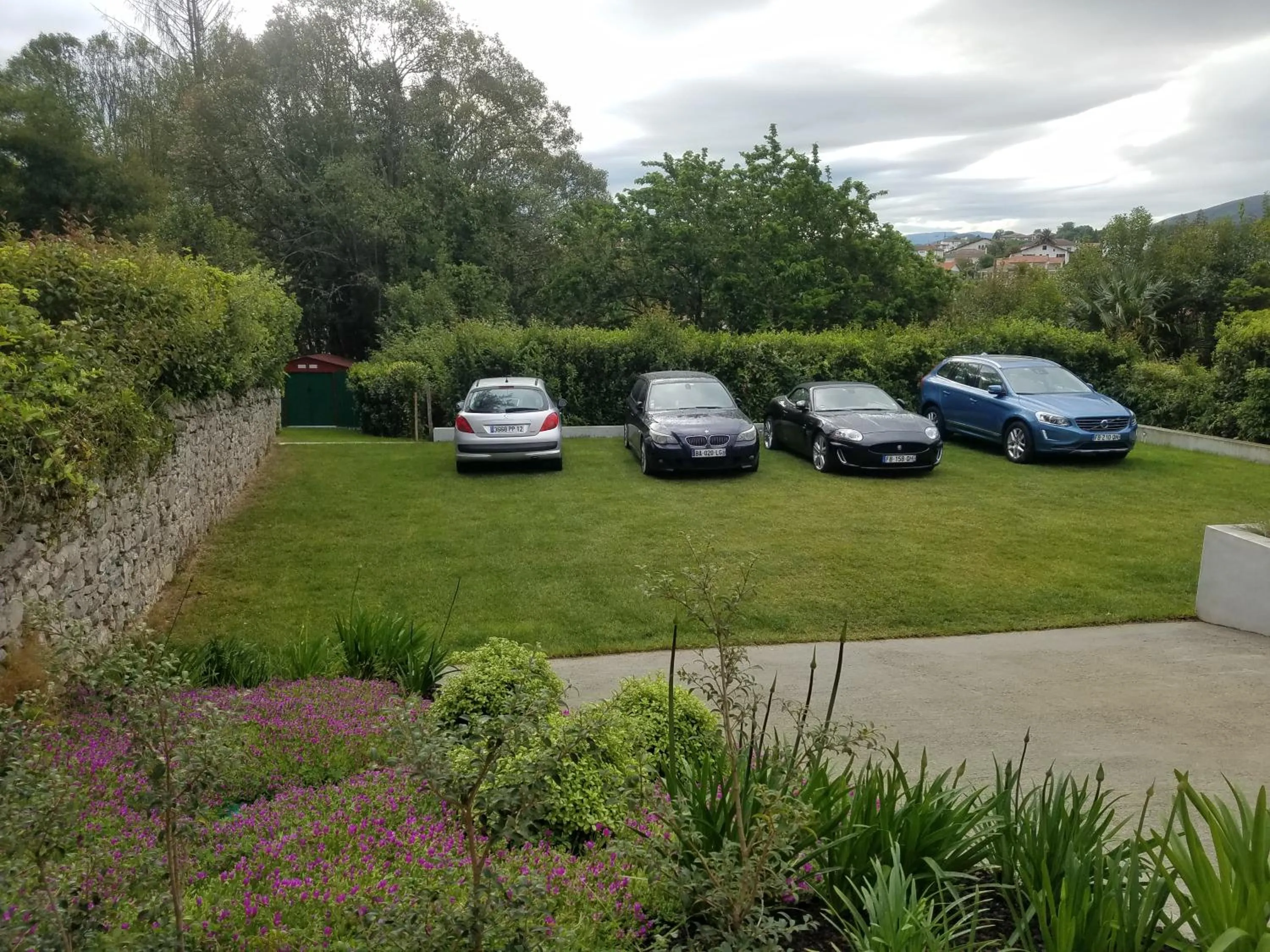 Area and facilities in Aita Baita