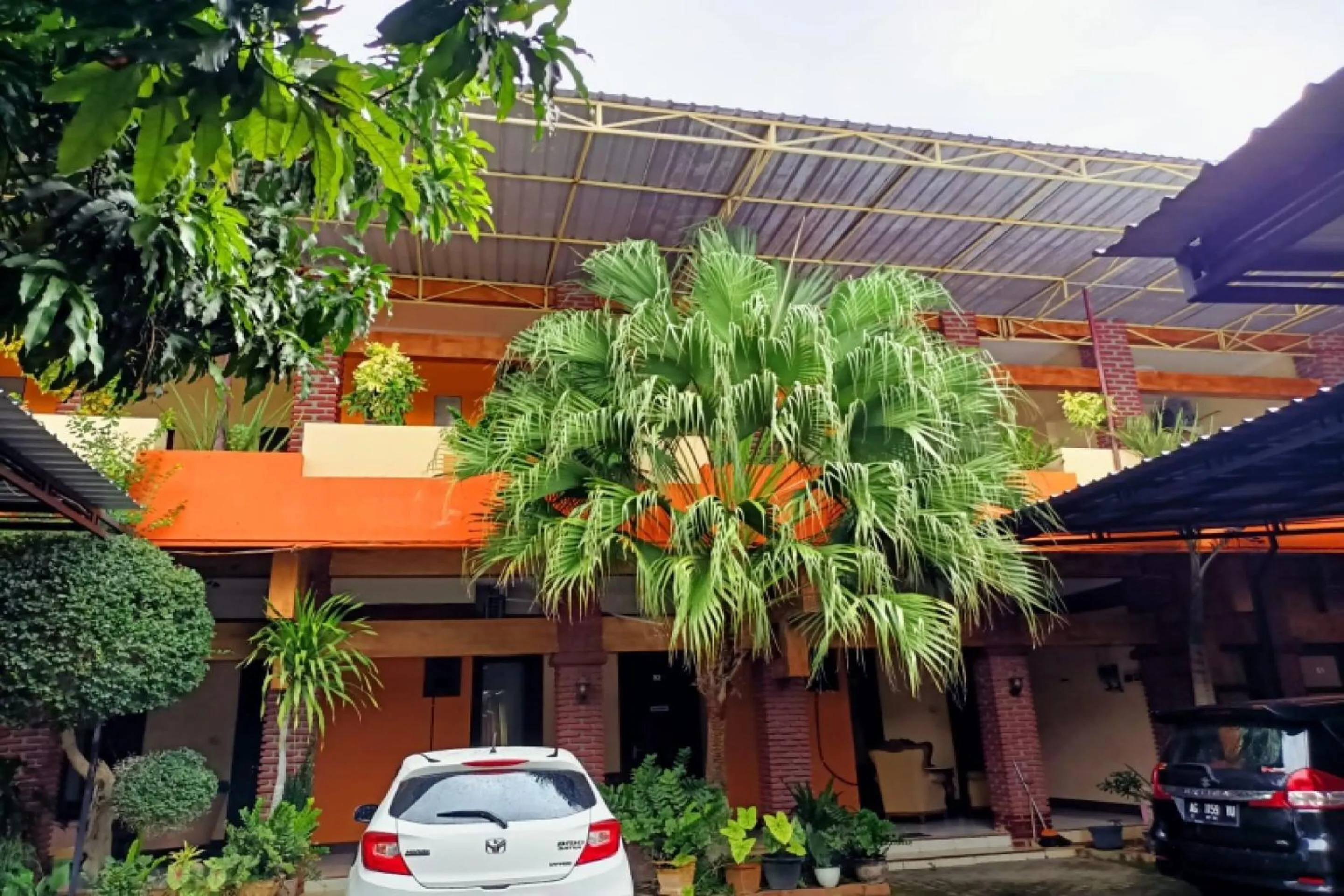 Facade/entrance in OYO 91232 Hotel Garuda