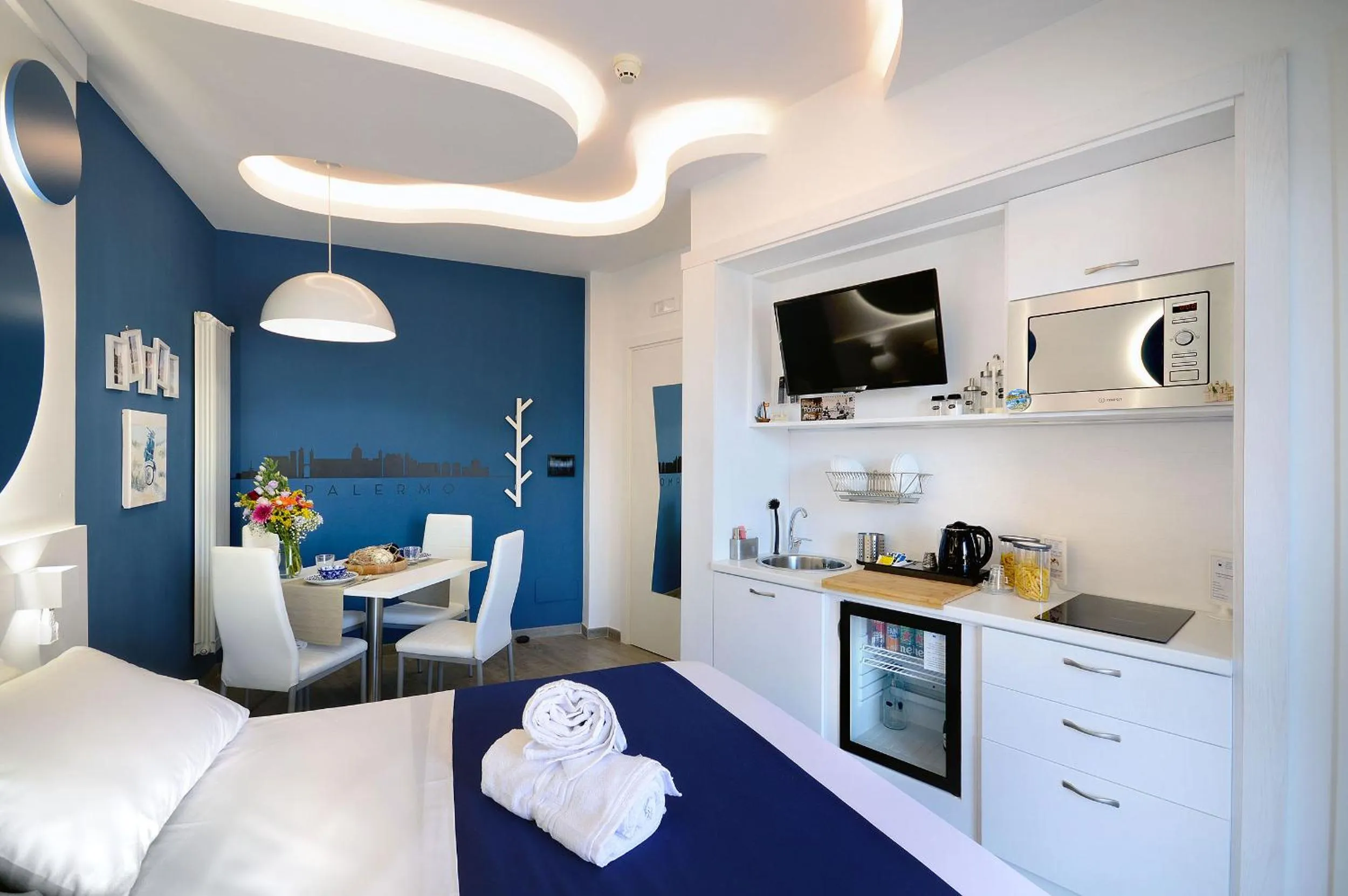 Food close-up, Bed in Napoli Central Station Studio