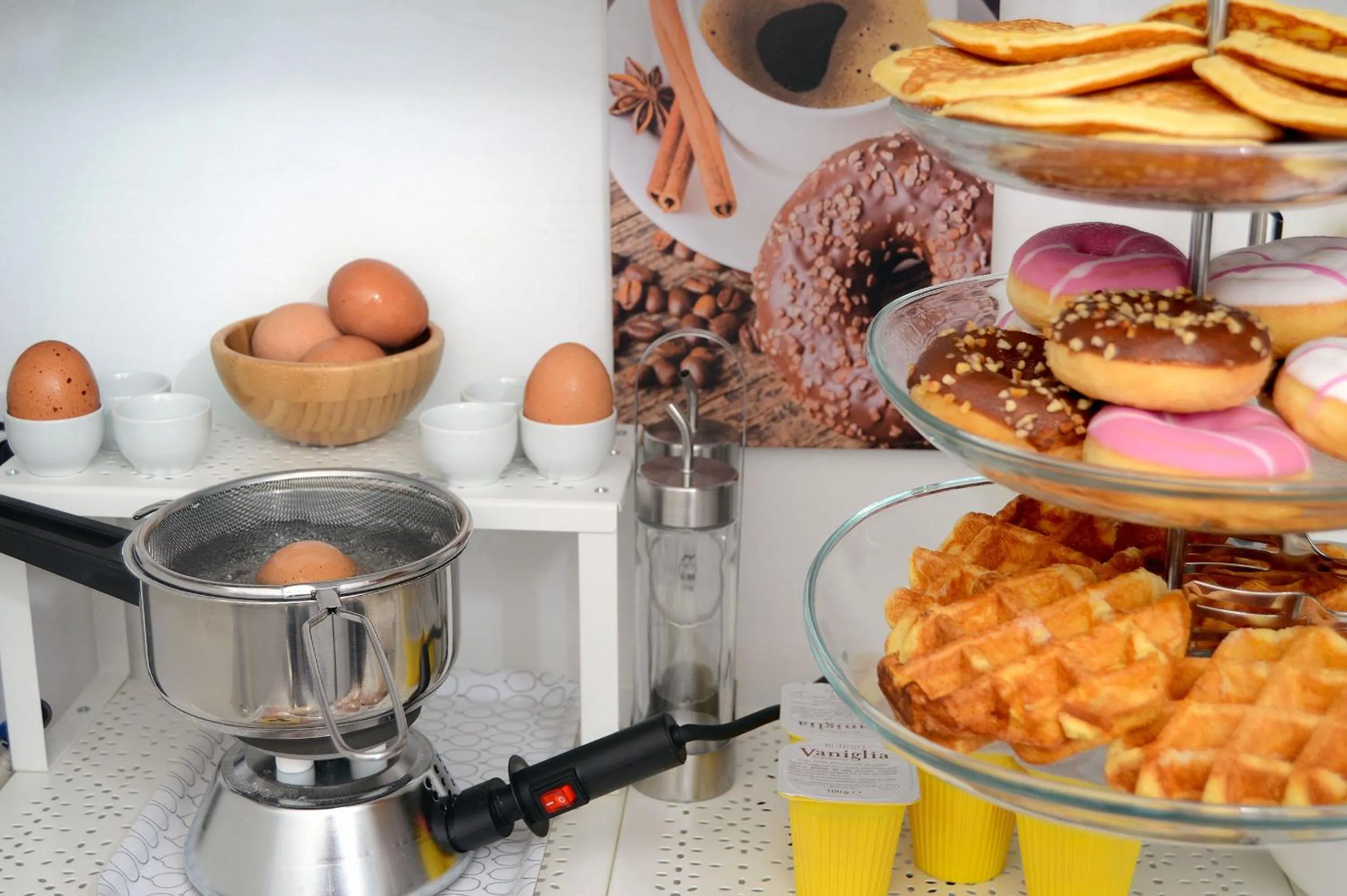 Breakfast in Napoli Central Station Studio