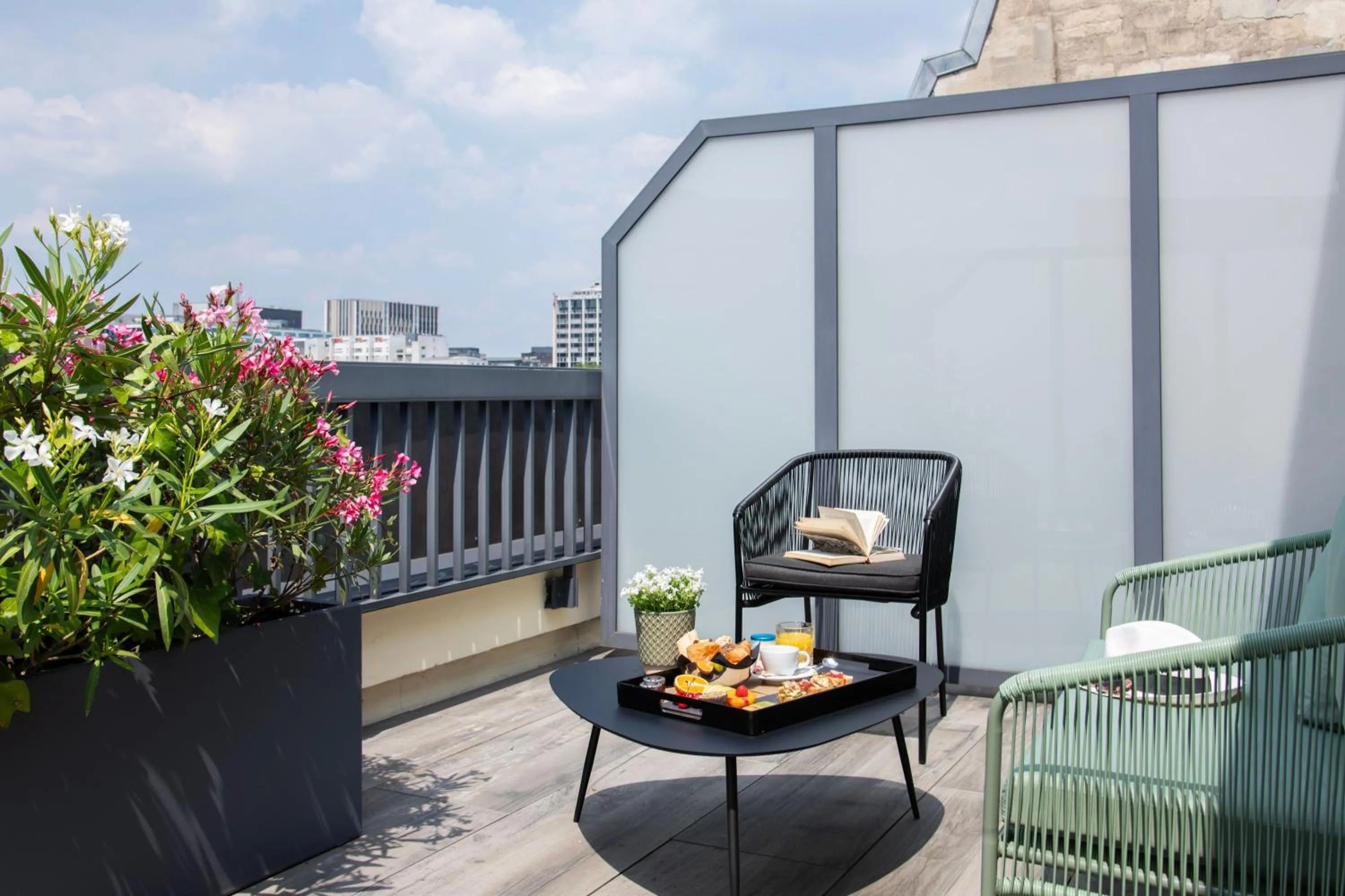 Balcony/Terrace in Mercure Paris Bercy Bibliothèque