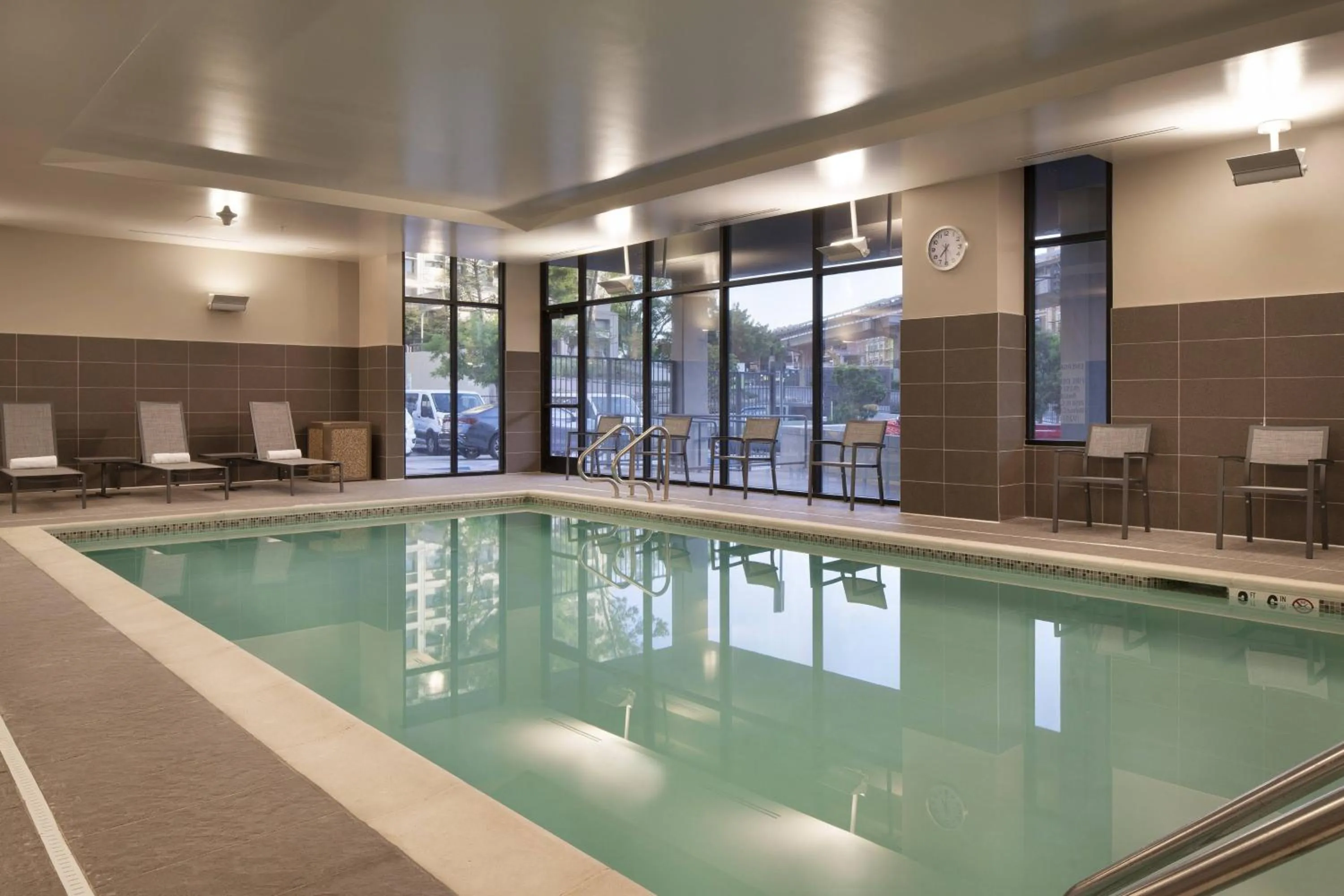 Swimming pool in Residence Inn Walnut Creek