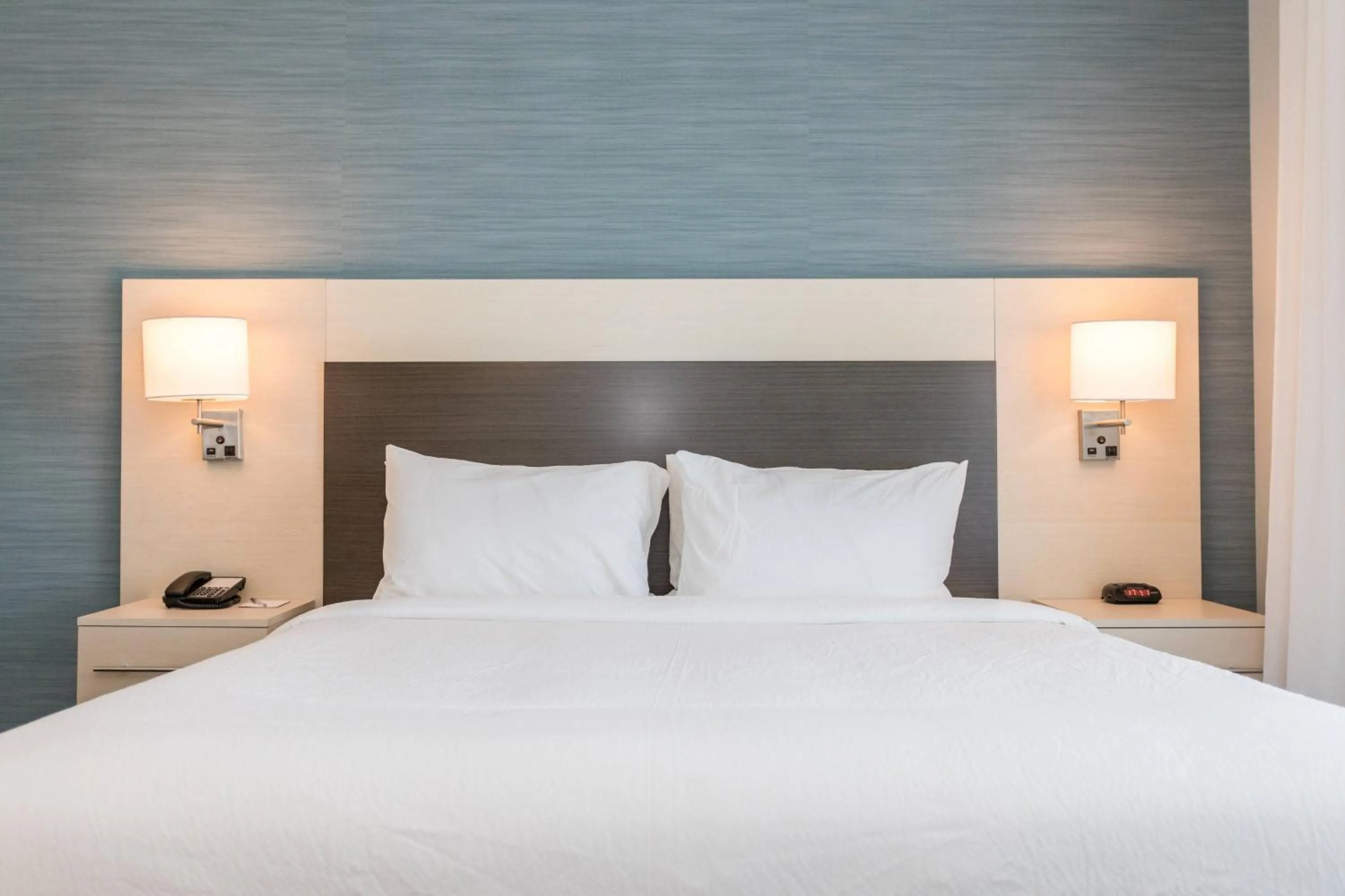 Bedroom, Bed in TownePlace Suites Port St. Lucie I-95