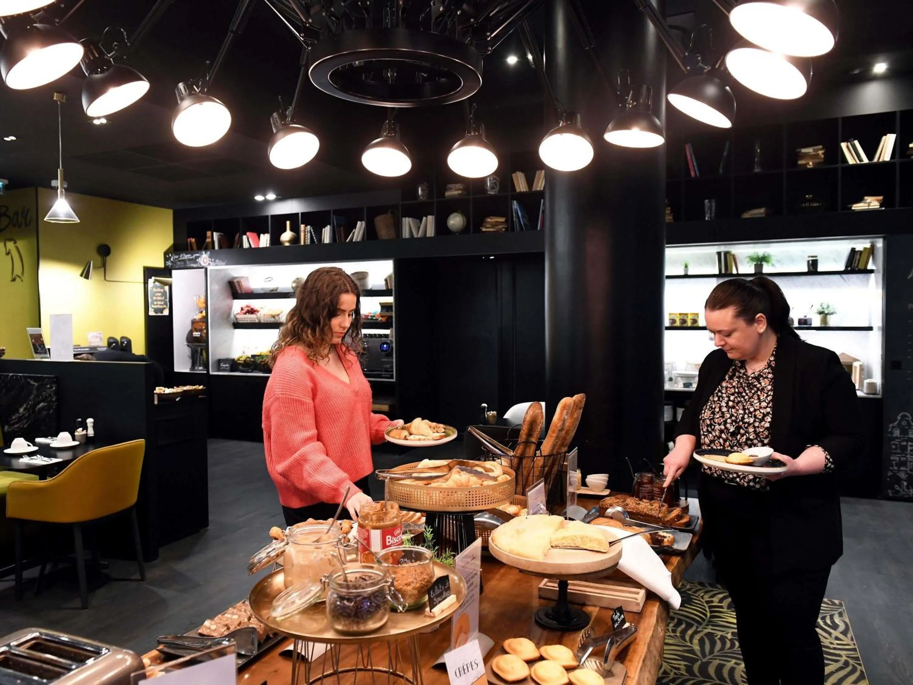 Breakfast in Mercure Arras Centre Gare