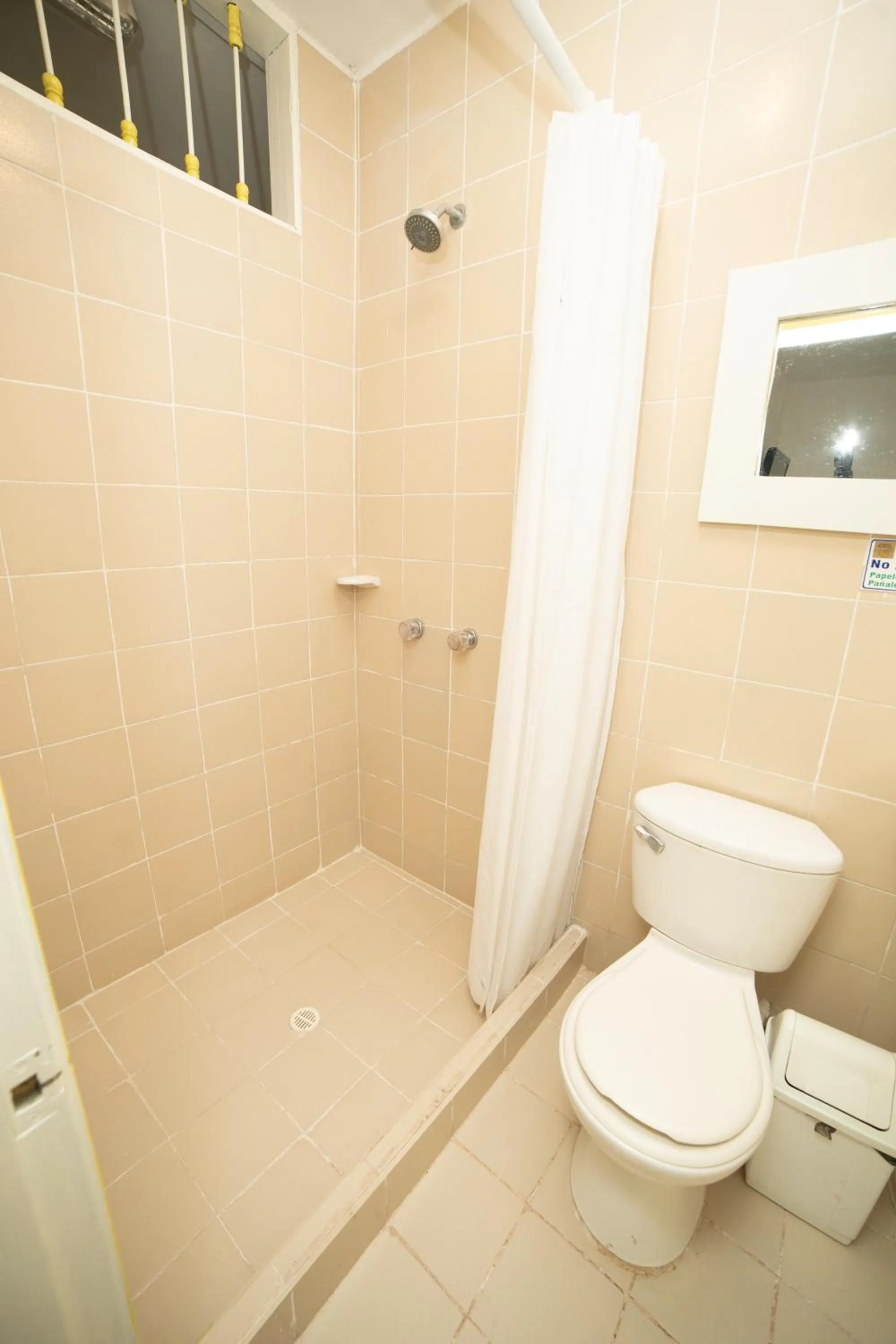 Public Bath in Posada del Angel