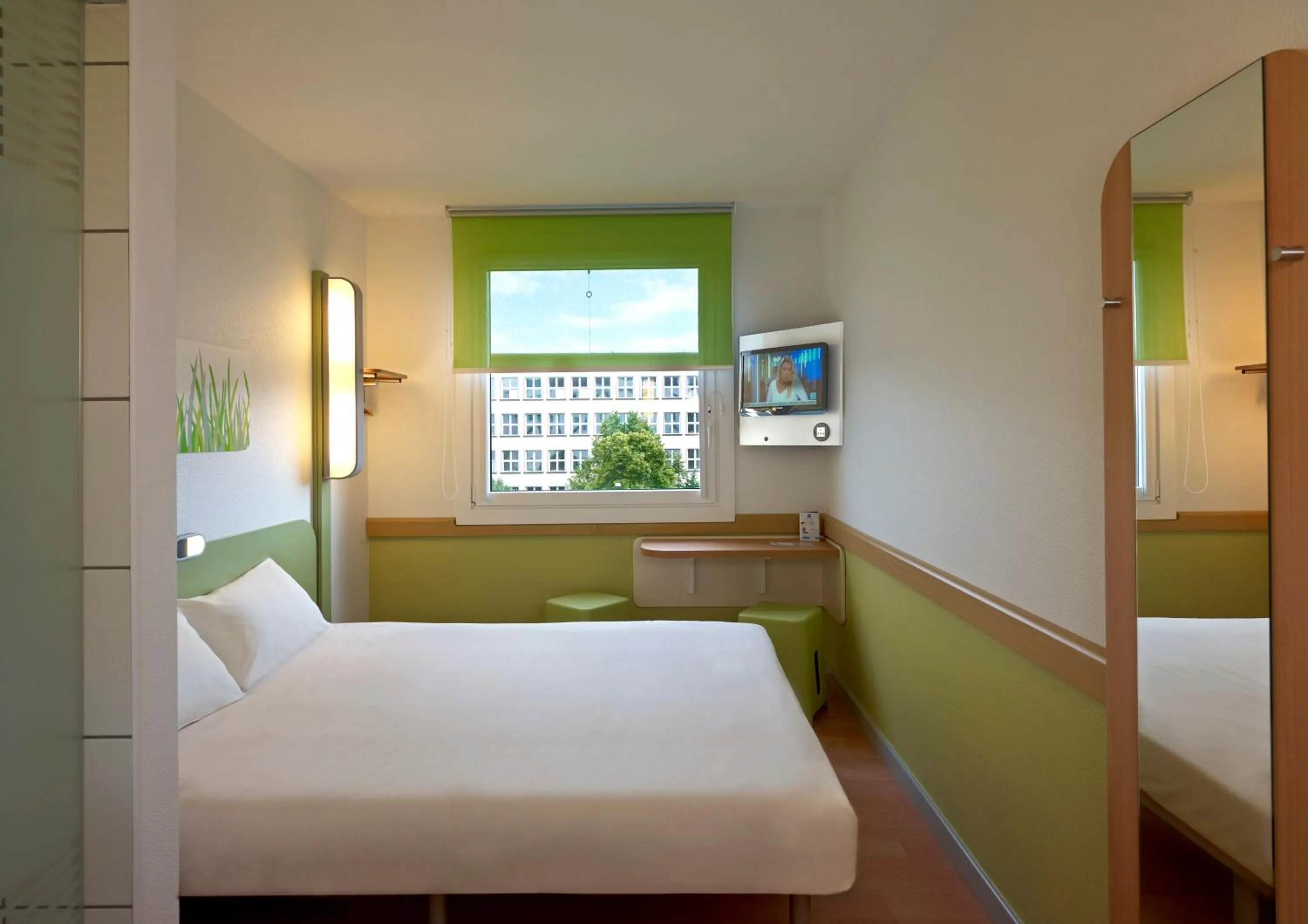 Bed in ibis budget Warszawa West Station