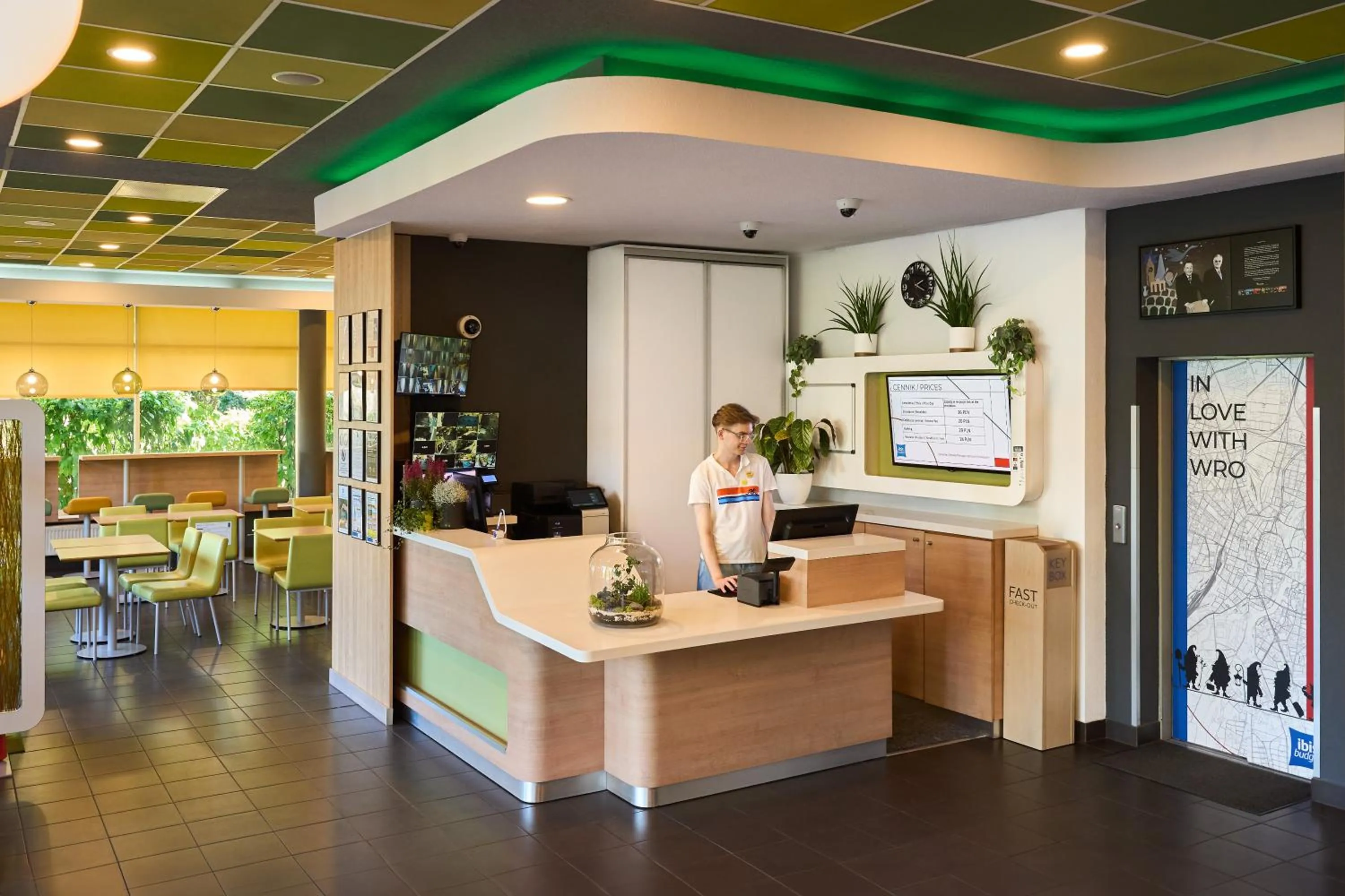 People in ibis budget Wrocław Południe