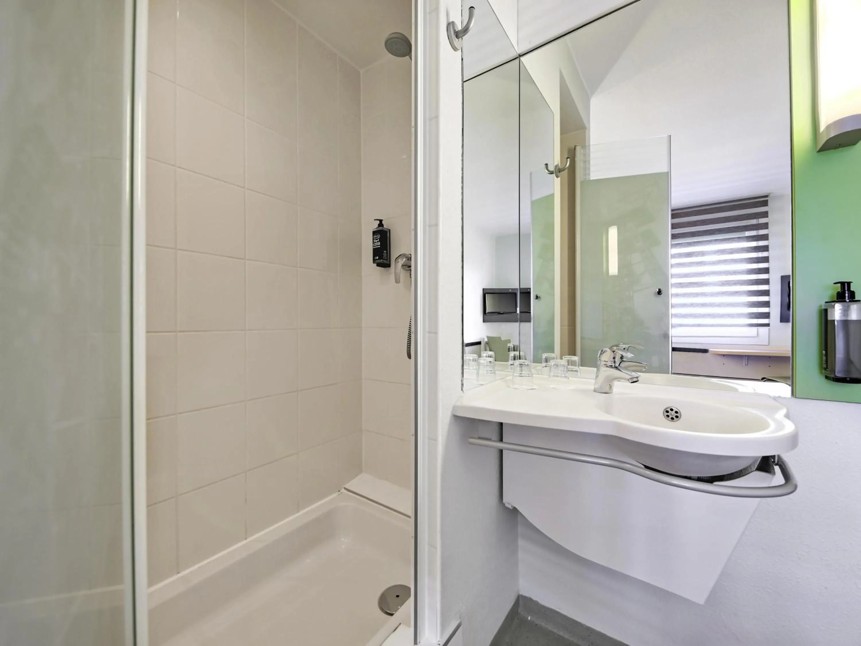 Bedroom in ibis budget Katowice Centrum