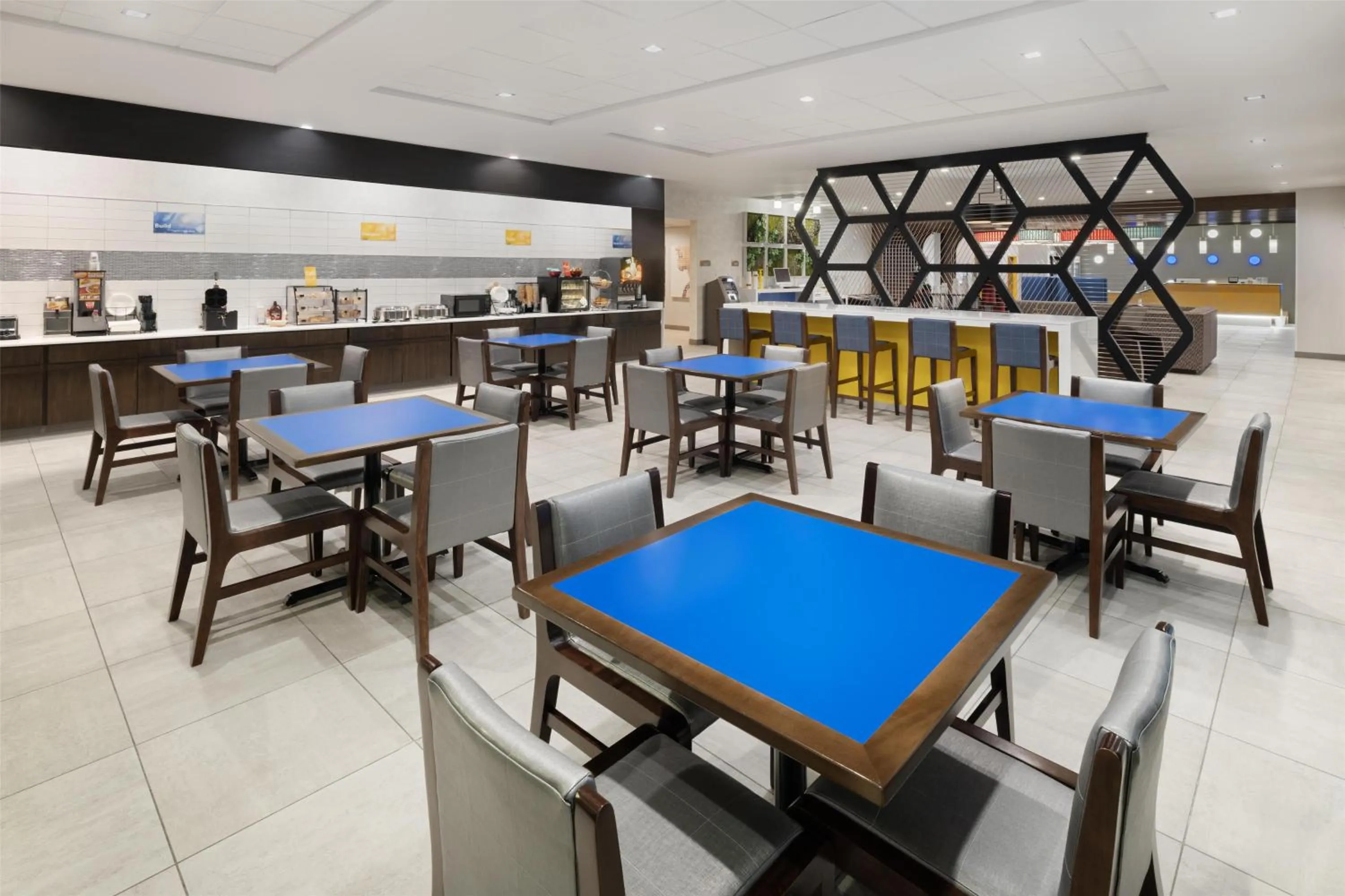 Breakfast in GLō Best Western Tulsa-Catoosa East Route 66