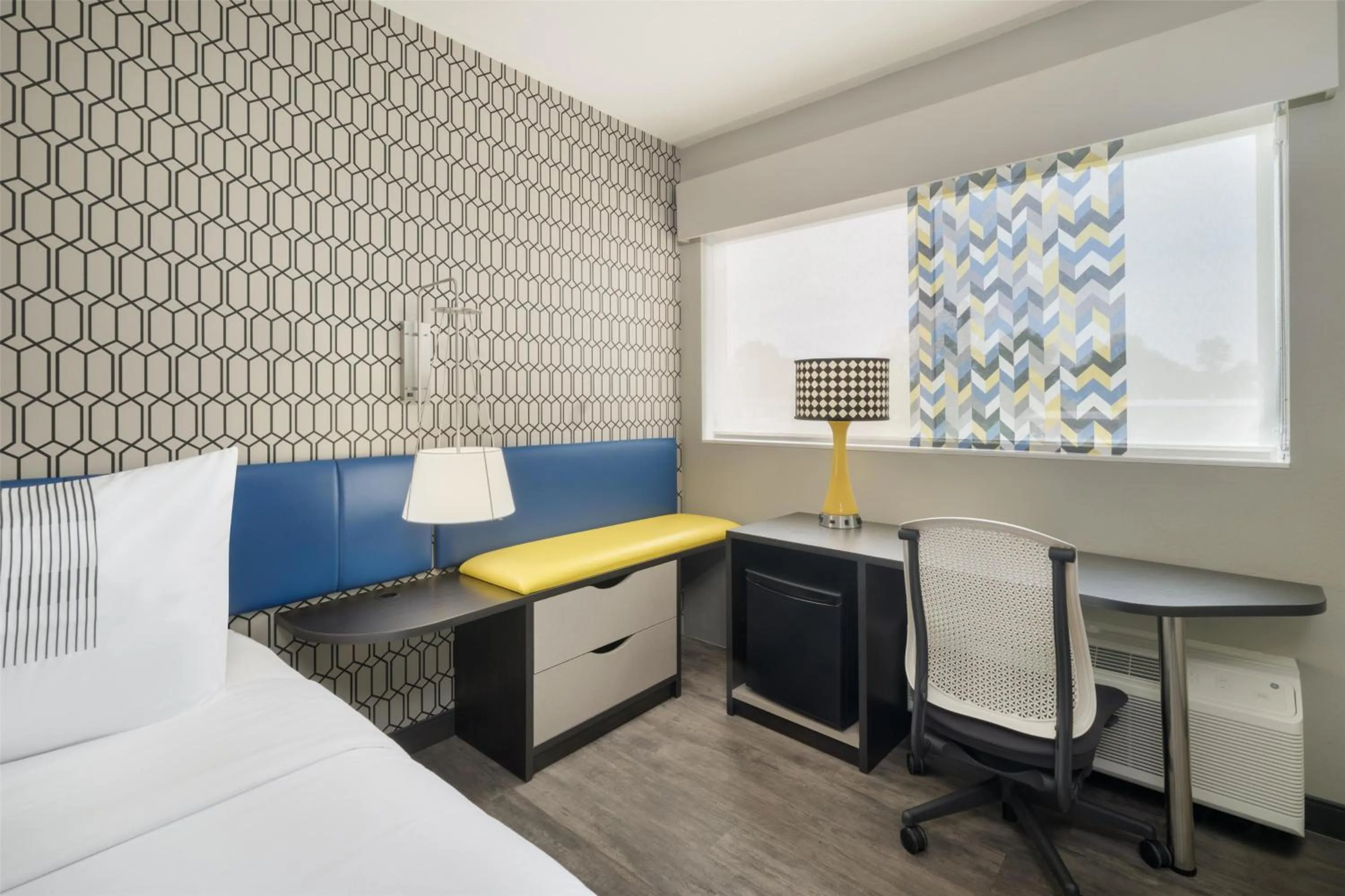 Bedroom, Bed in GLō Best Western Tulsa-Catoosa East Route 66