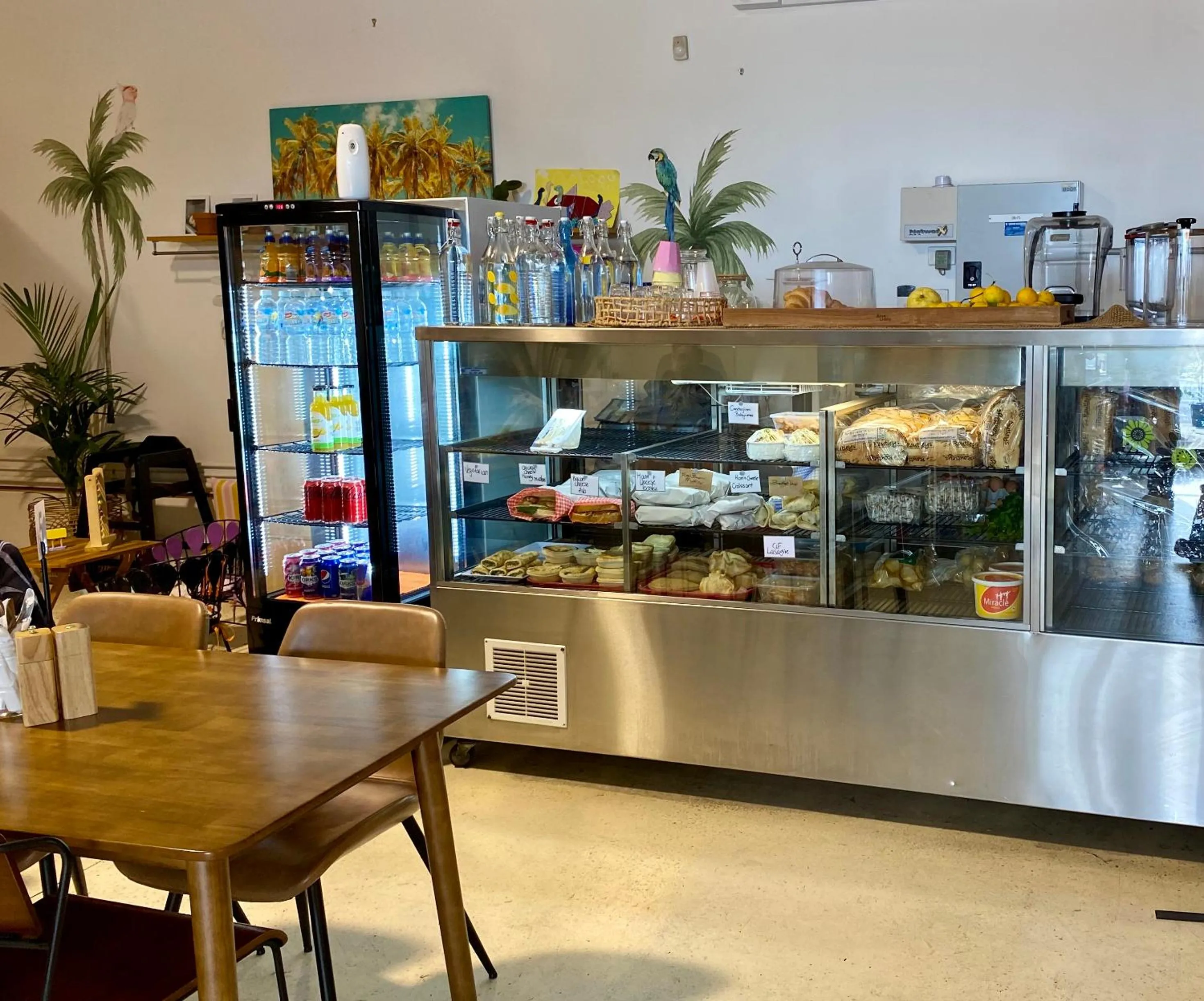 Restaurant/places to eat in We Love the Bay short stays private suite 1 to 4 days