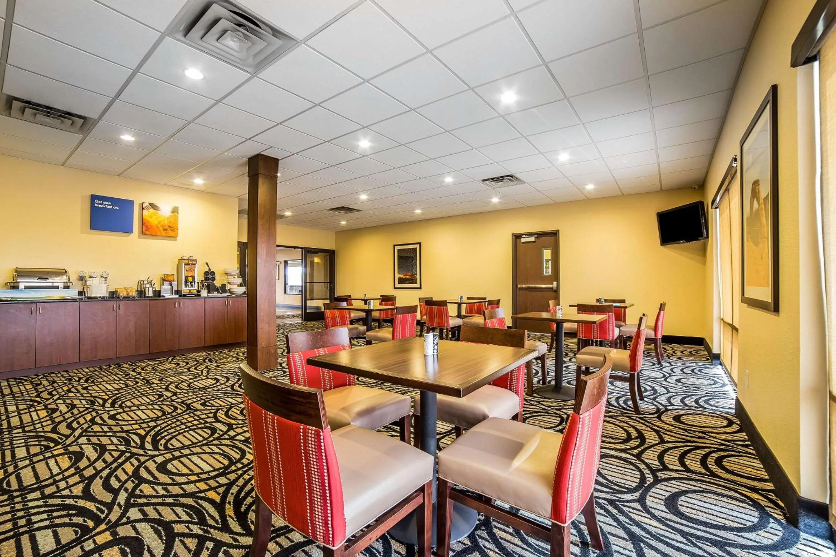 Breakfast in Comfort Inn Ballard-Roosevelt