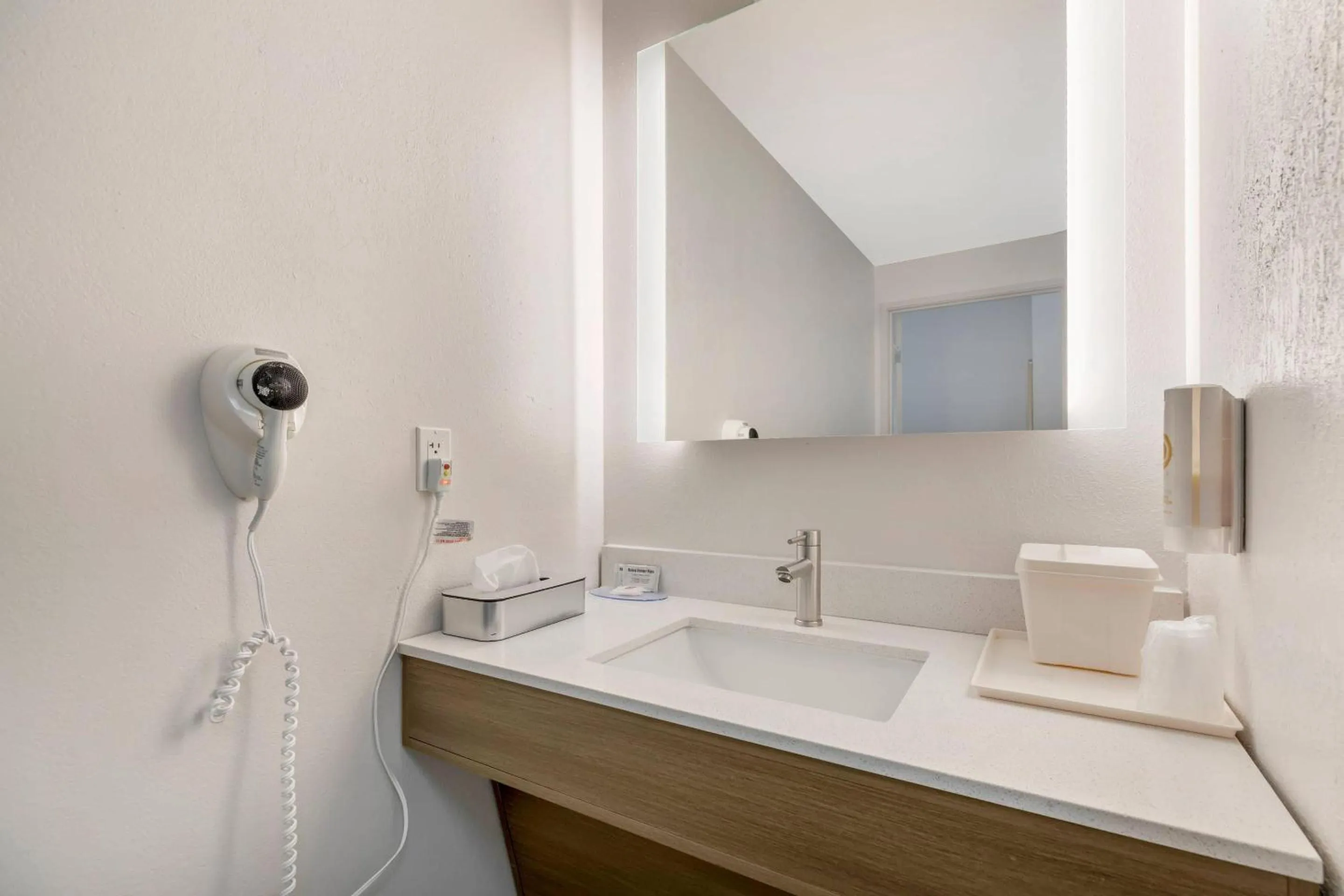 Bedroom in Comfort Inn Ballard-Roosevelt