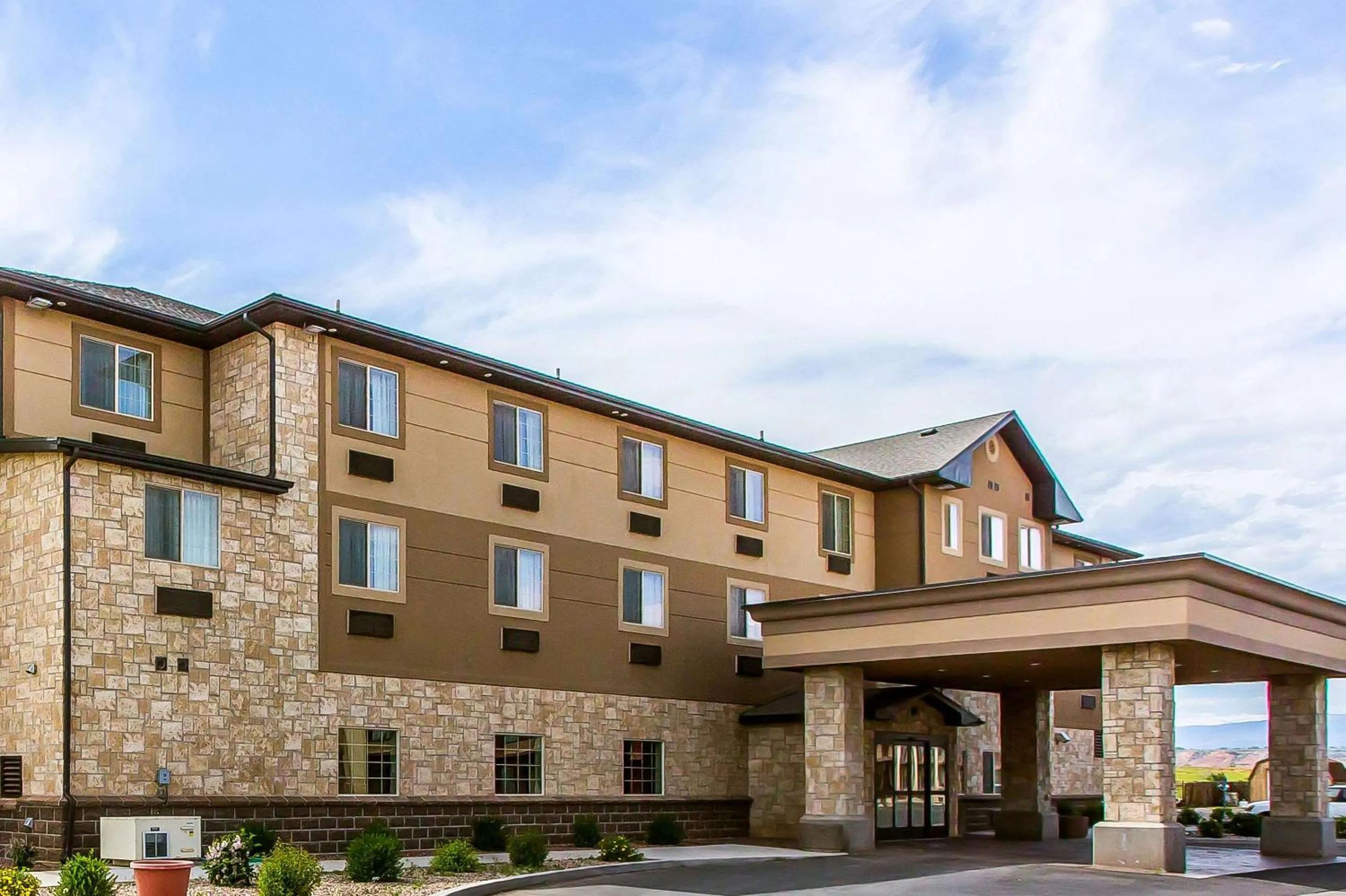 Property building in Comfort Inn Ballard-Roosevelt