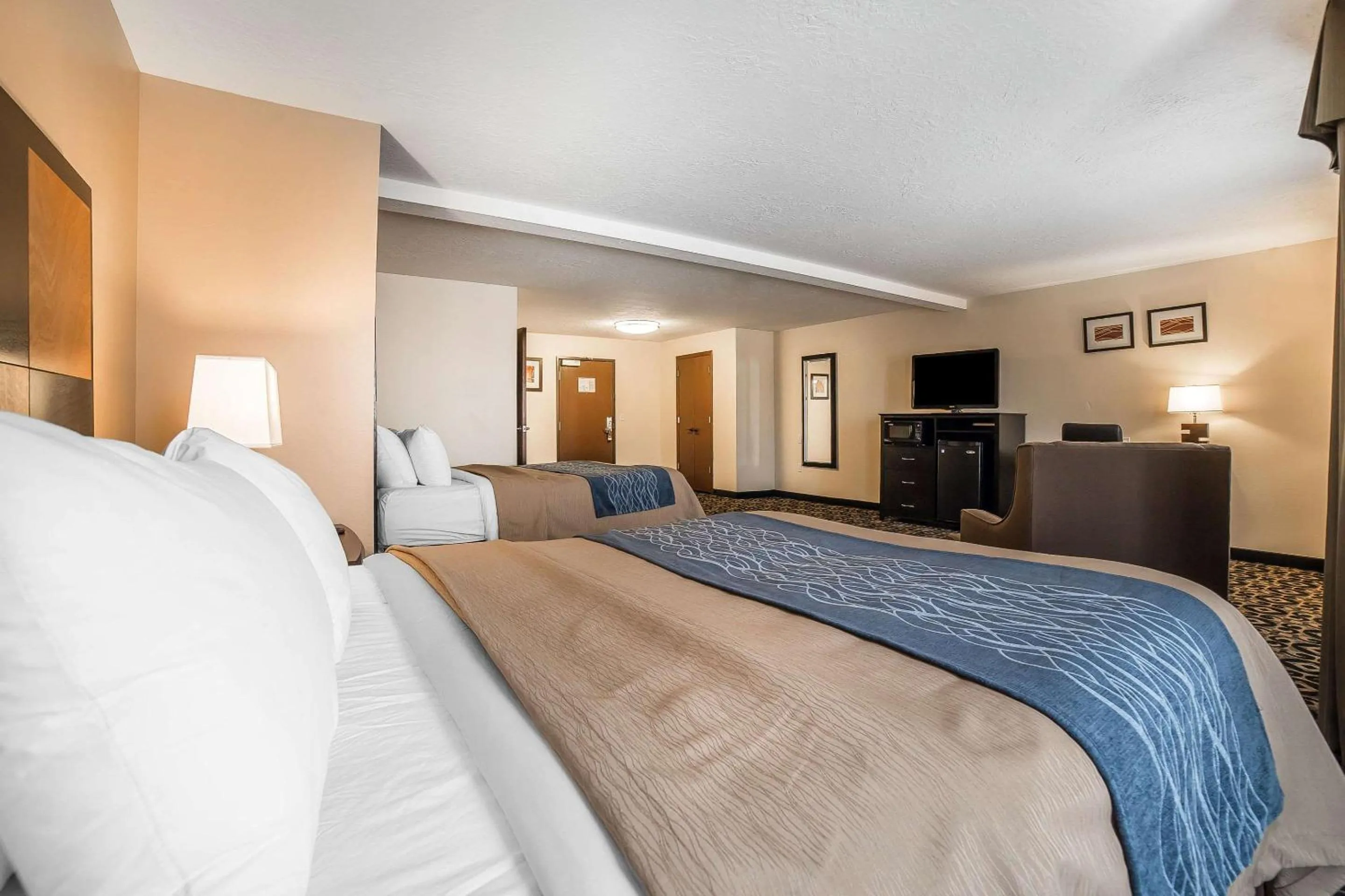 Bedroom, Bed in Comfort Inn Ballard-Roosevelt