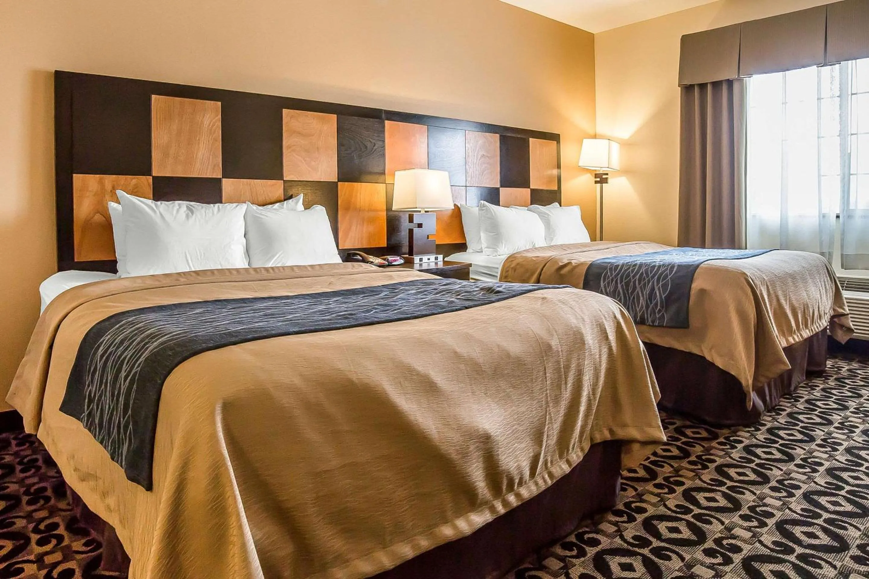 Bedroom, Bed in Comfort Inn Ballard-Roosevelt