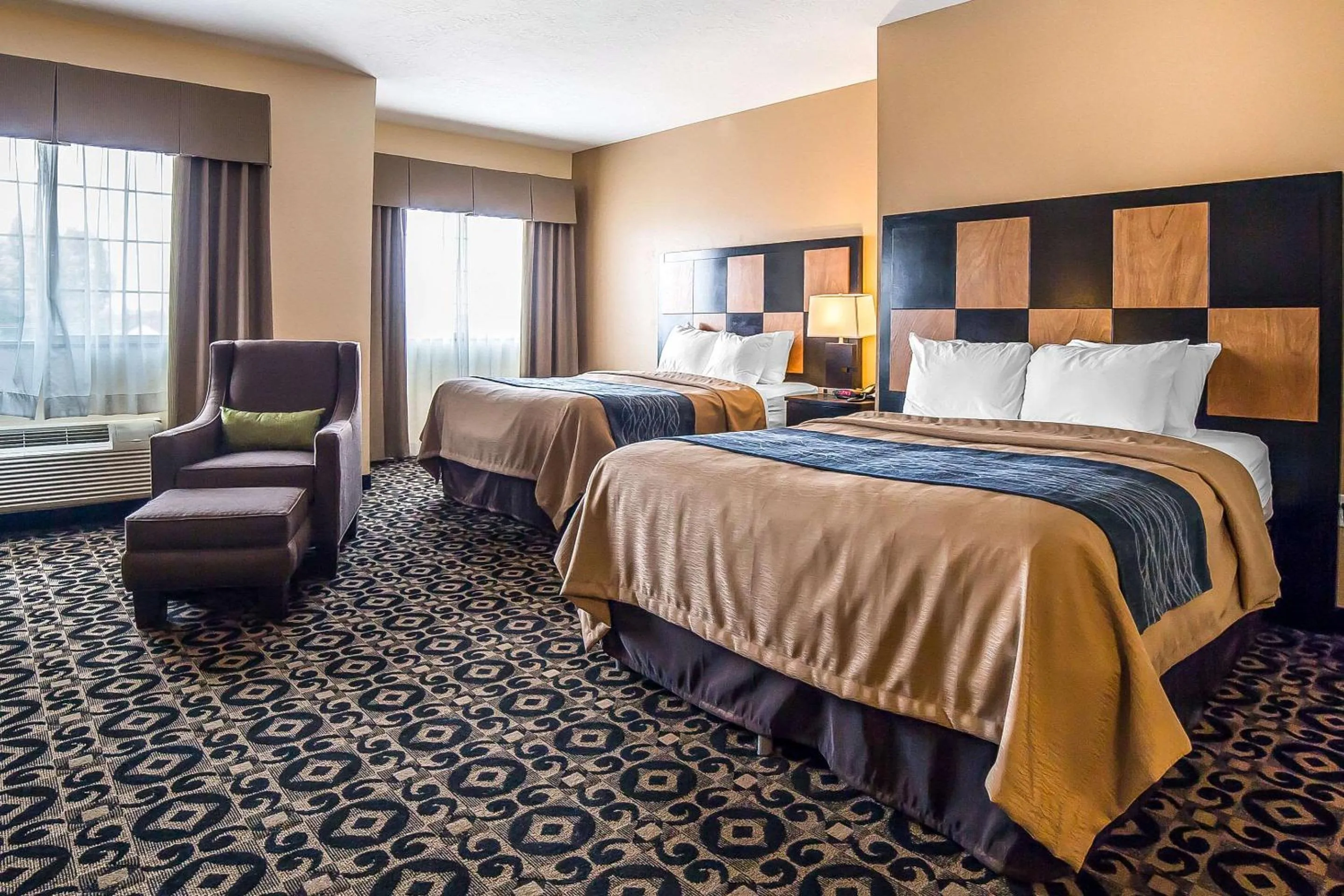 Bedroom, Bed in Comfort Inn Ballard-Roosevelt