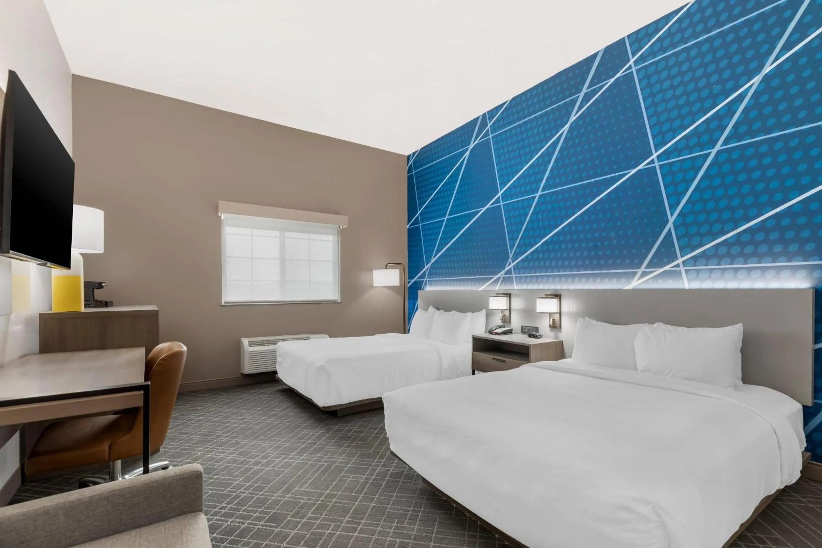 Bedroom, Bed in Comfort Inn Ballard-Roosevelt